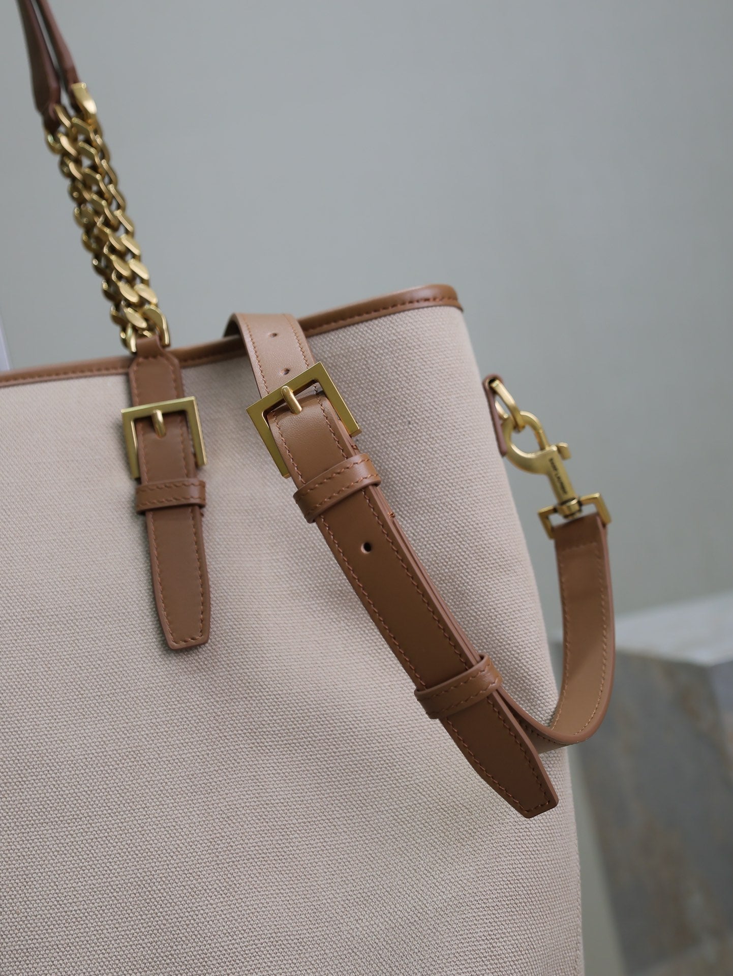 SAINT LAURENT TOTE BAG 38 IN WHITE CANVAS AND BROWN LEATHER TRIM GOLD HARDWARE
