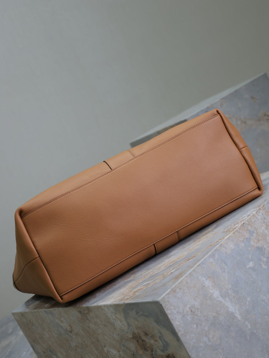 SAINT LAURENT TOTE BAG 50 IN CINNAMON BROWN CALFSKIN