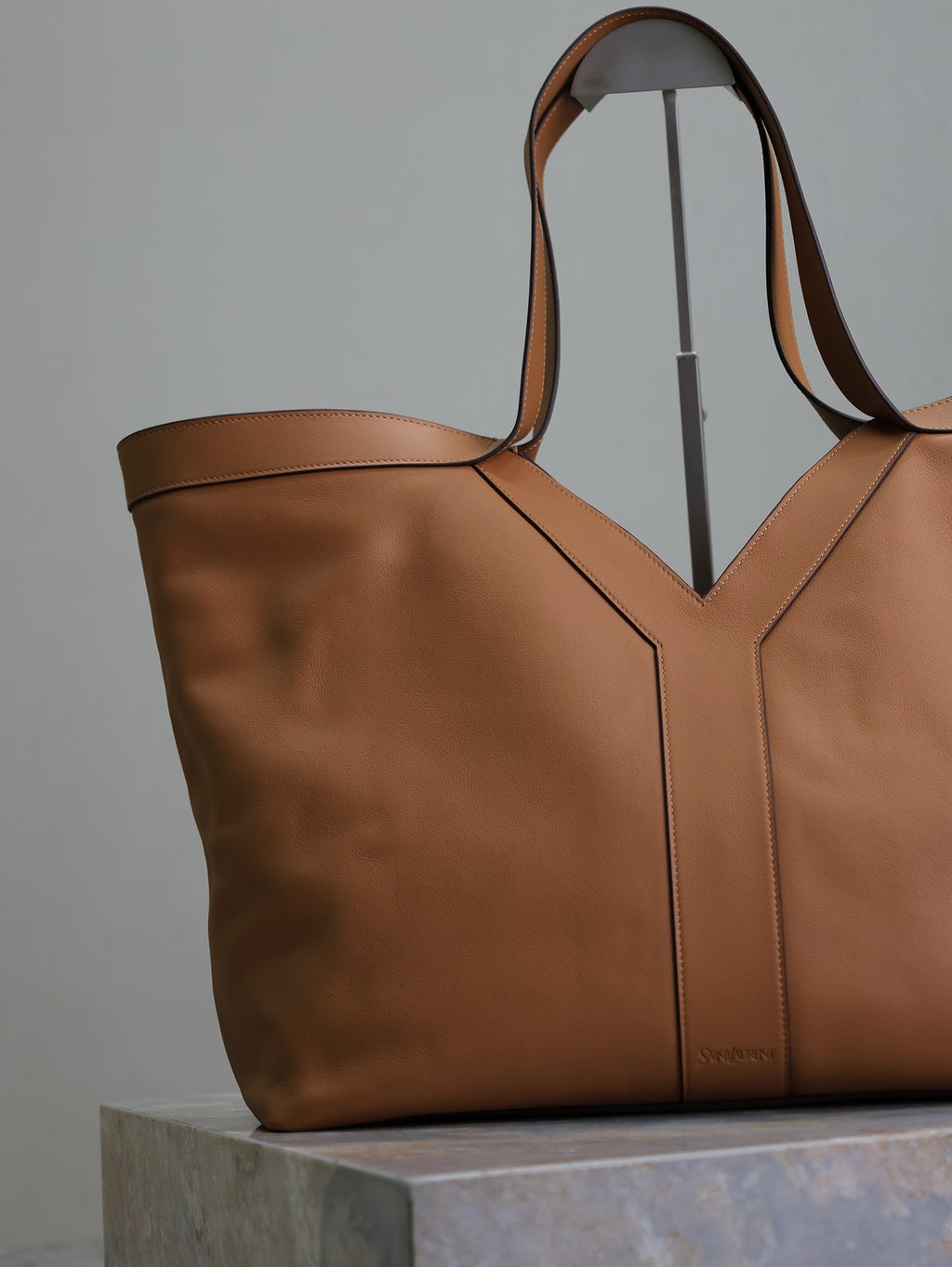 SAINT LAURENT TOTE BAG 50 IN CINNAMON BROWN CALFSKIN