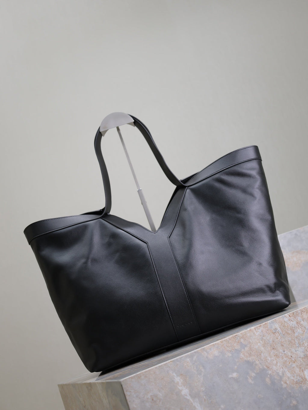 SAINT LAURENT TOTE BAG 50 IN BLACK CALFSKIN