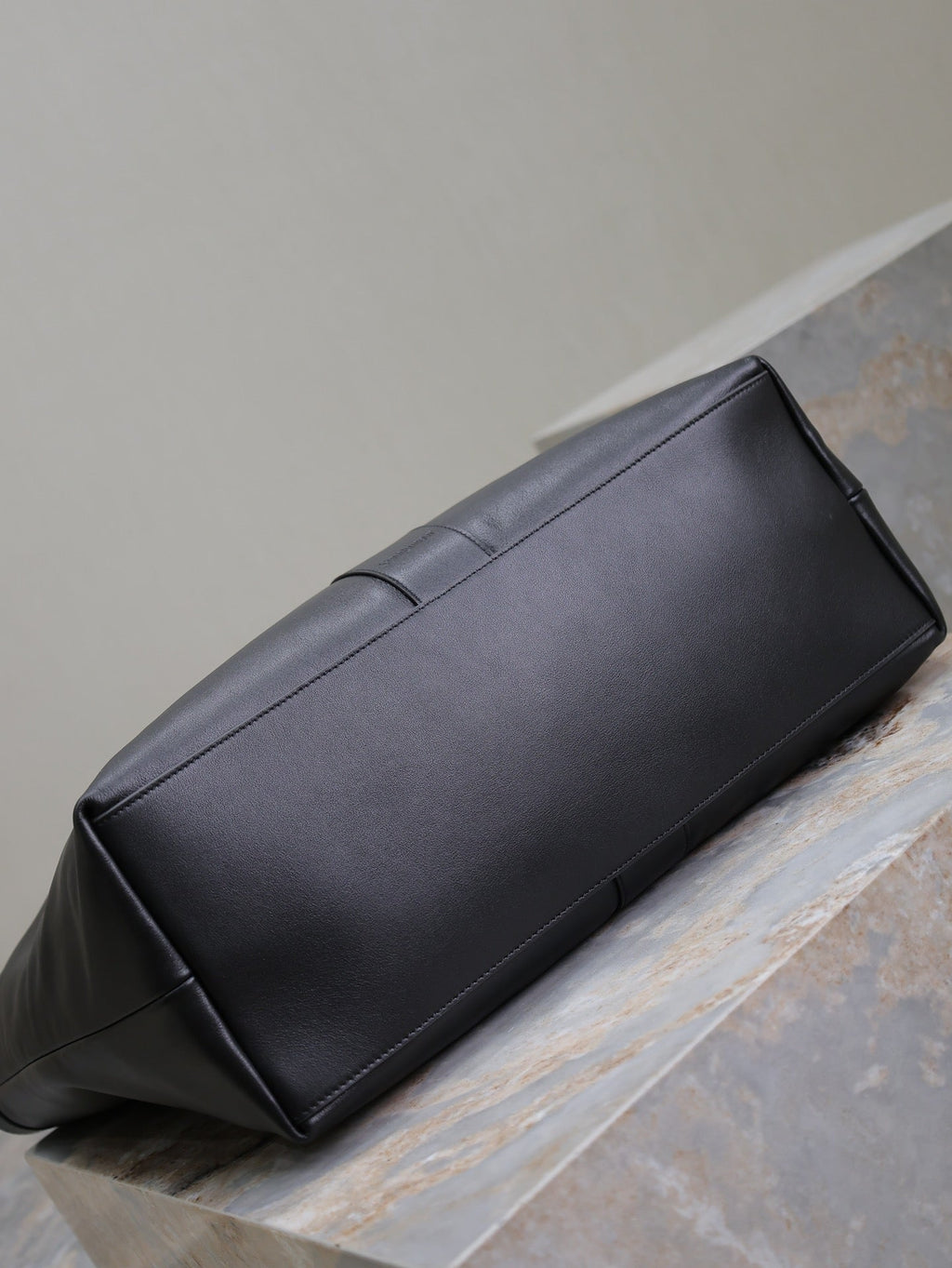 SAINT LAURENT TOTE BAG 50 IN BLACK CALFSKIN