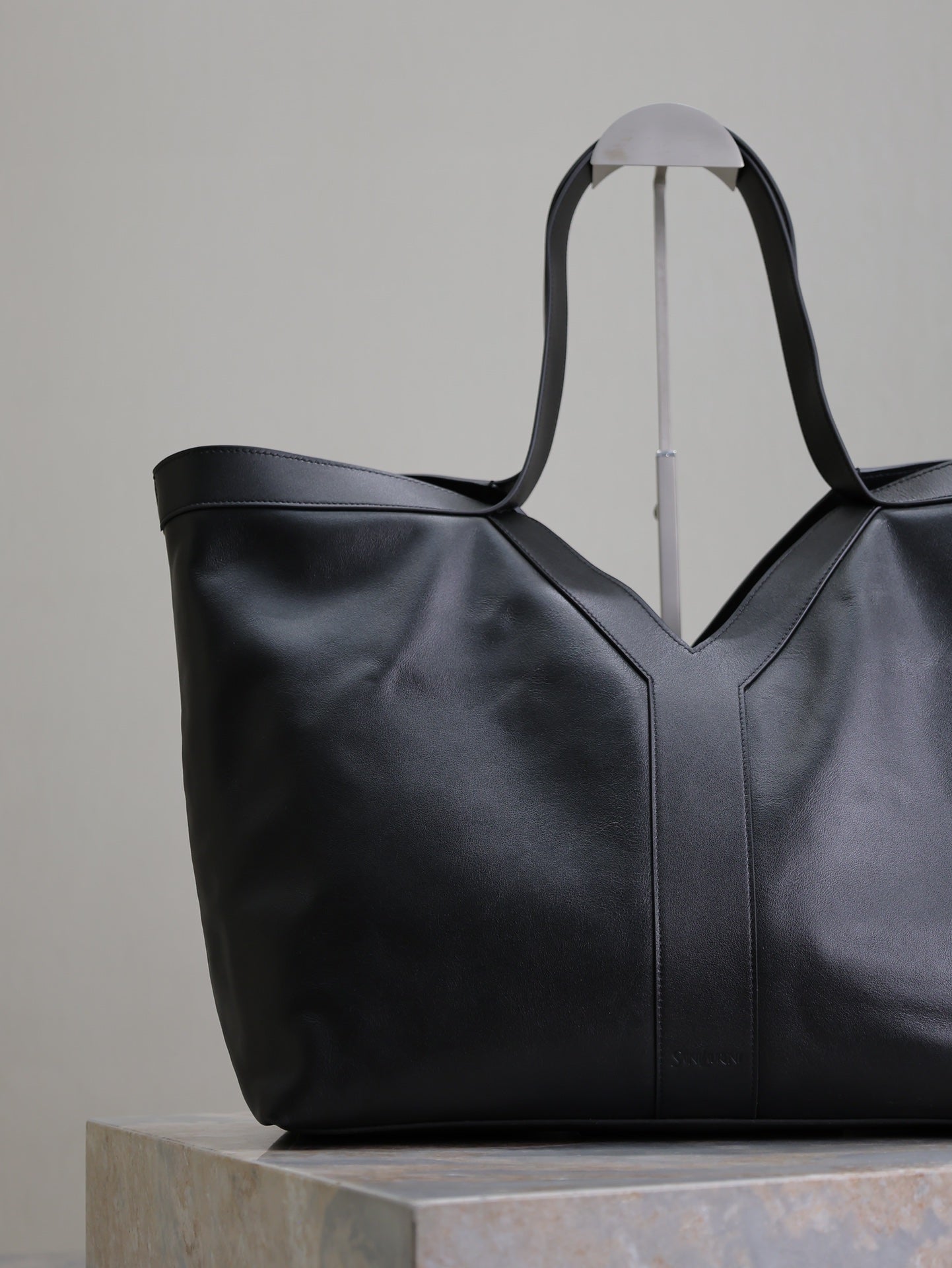 SAINT LAURENT TOTE BAG 50 IN BLACK CALFSKIN