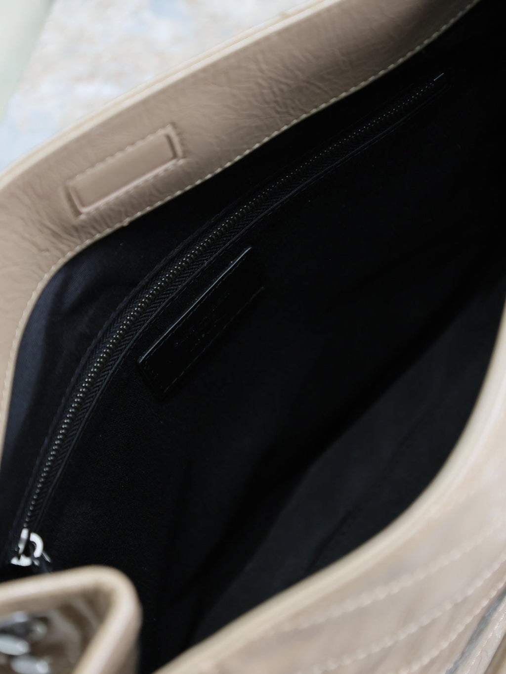 SAINT LAURENT NIKI SHOPPING BAG 33 IN LIGHT BROWN CRUMPLED CALFSKIN