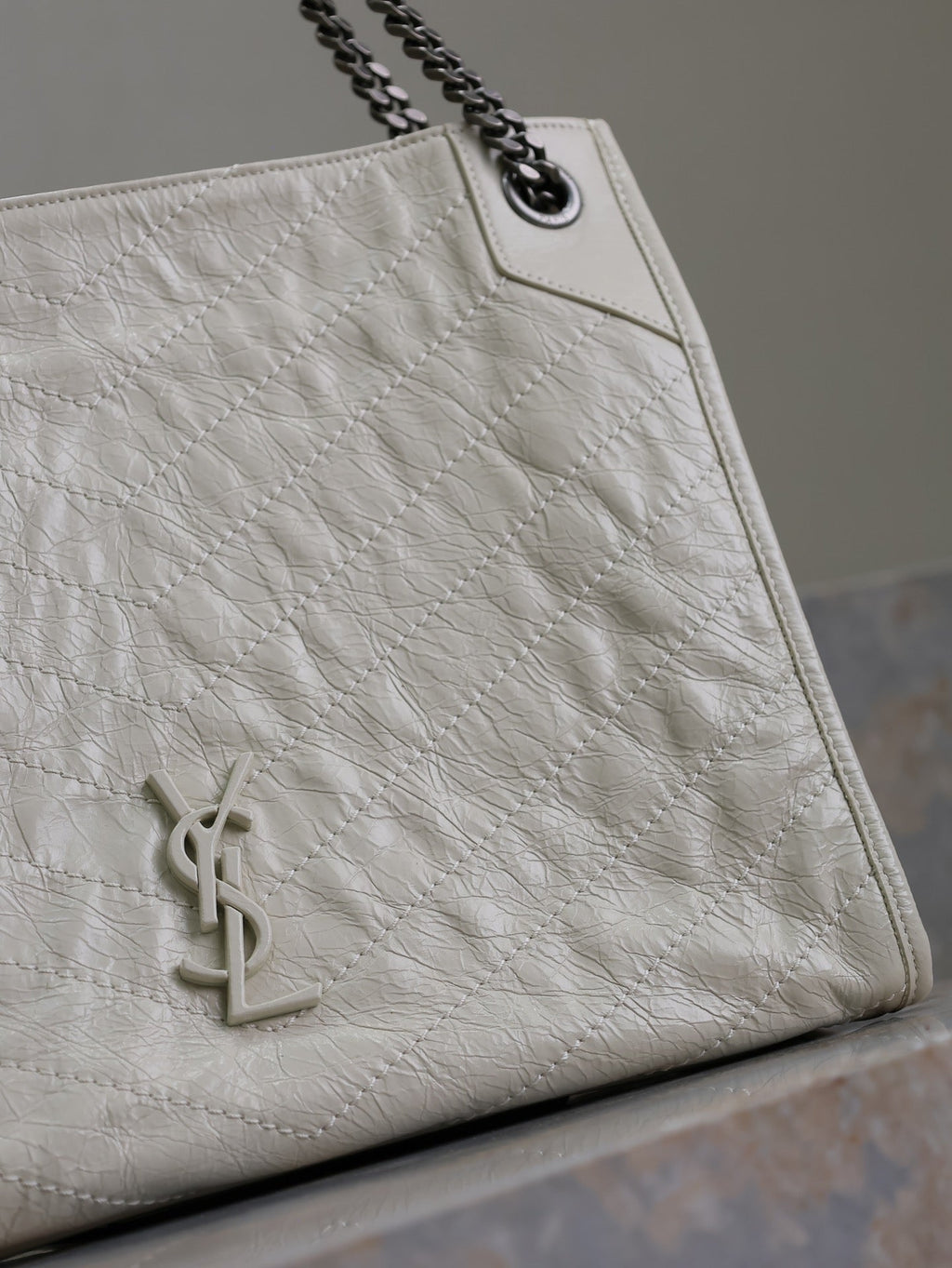 SAINT LAURENT NIKI SHOPPING BAG 33 IN WHITE CRUMPLED CALFSKIN