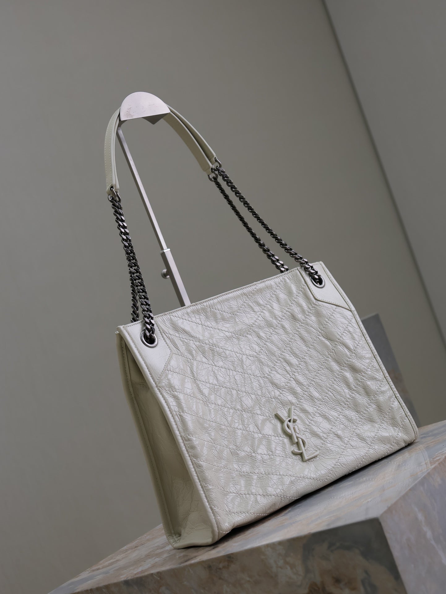 SAINT LAURENT NIKI SHOPPING BAG 33 IN WHITE CRUMPLED CALFSKIN