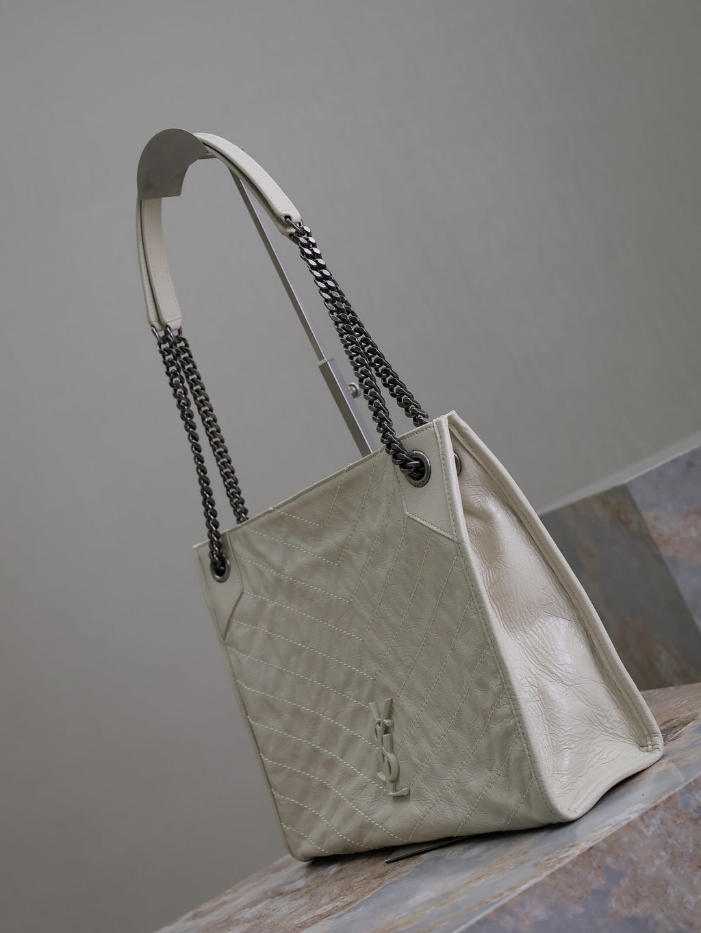 SAINT LAURENT NIKI SHOPPING BAG 33 IN WHITE CRUMPLED CALFSKIN