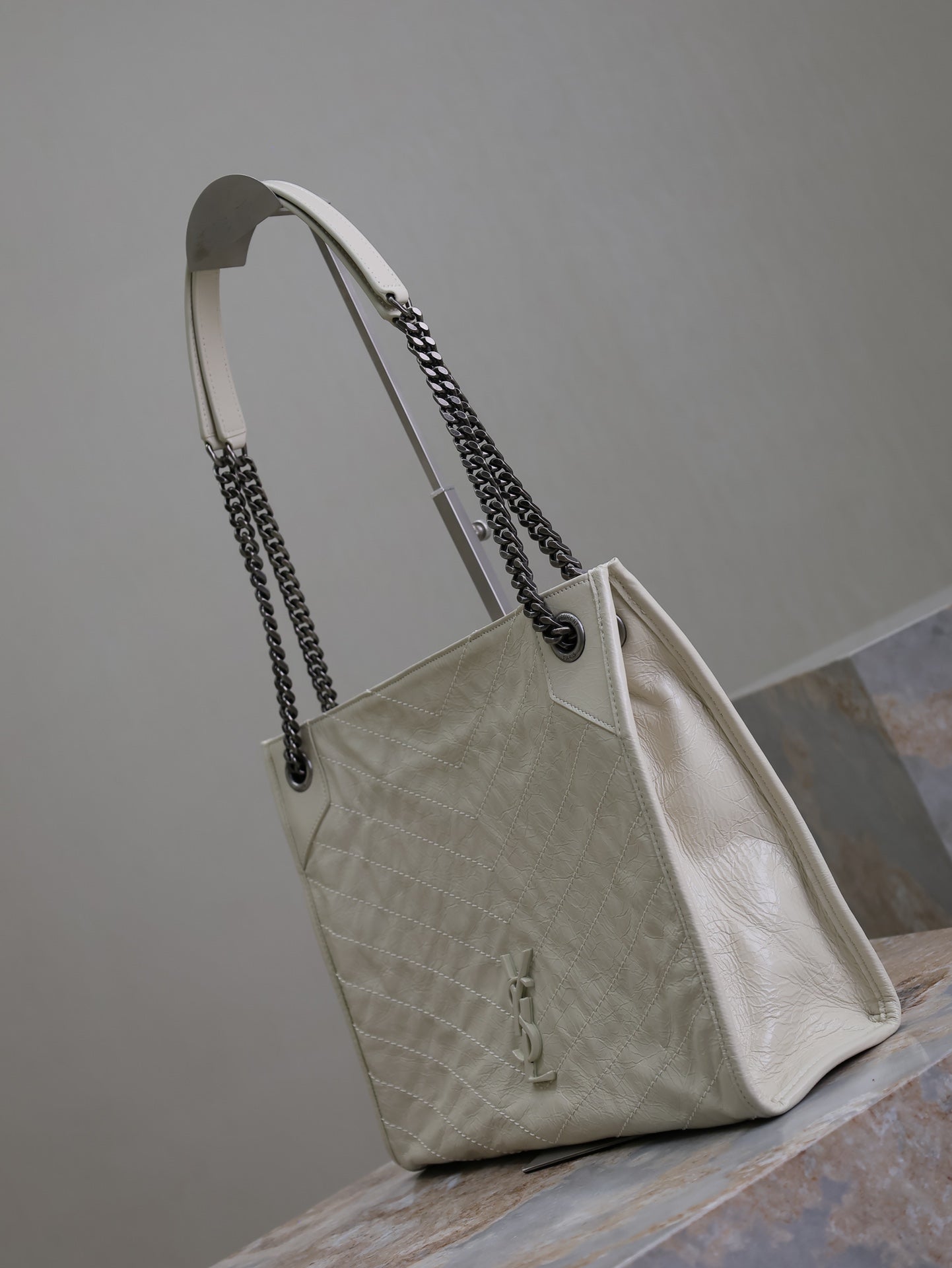 SAINT LAURENT NIKI SHOPPING BAG 33 IN WHITE CRUMPLED CALFSKIN