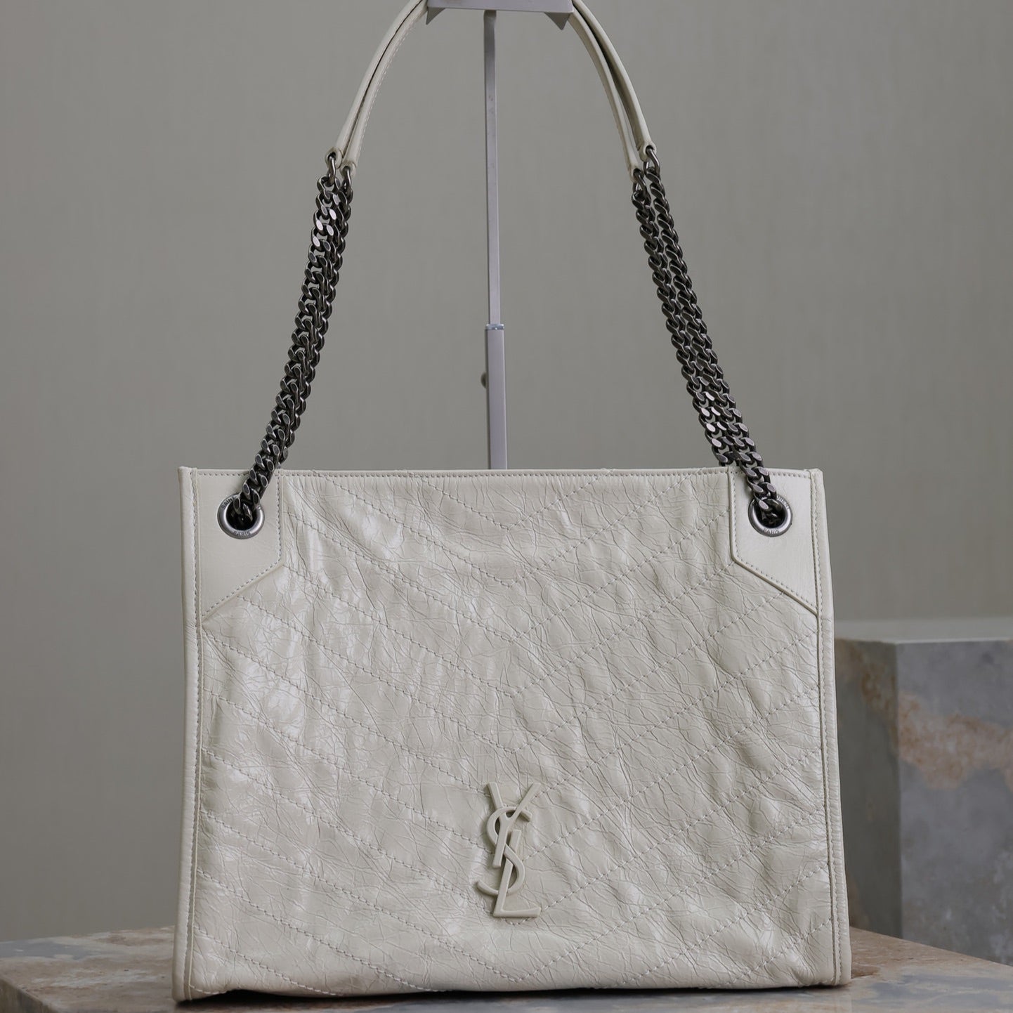 SAINT LAURENT NIKI SHOPPING BAG 33 IN WHITE CRUMPLED CALFSKIN