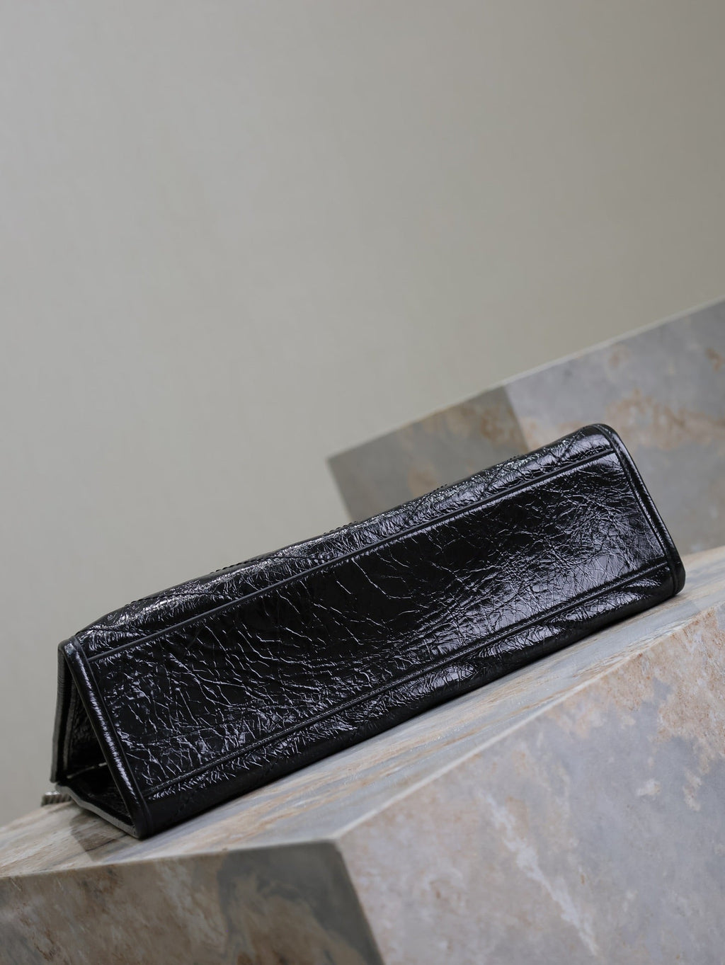 SAINT LAURENT NIKI SHOPPING BAG 33 IN BLACK CRUMPLED CALFSKIN SILVER HARDWARE