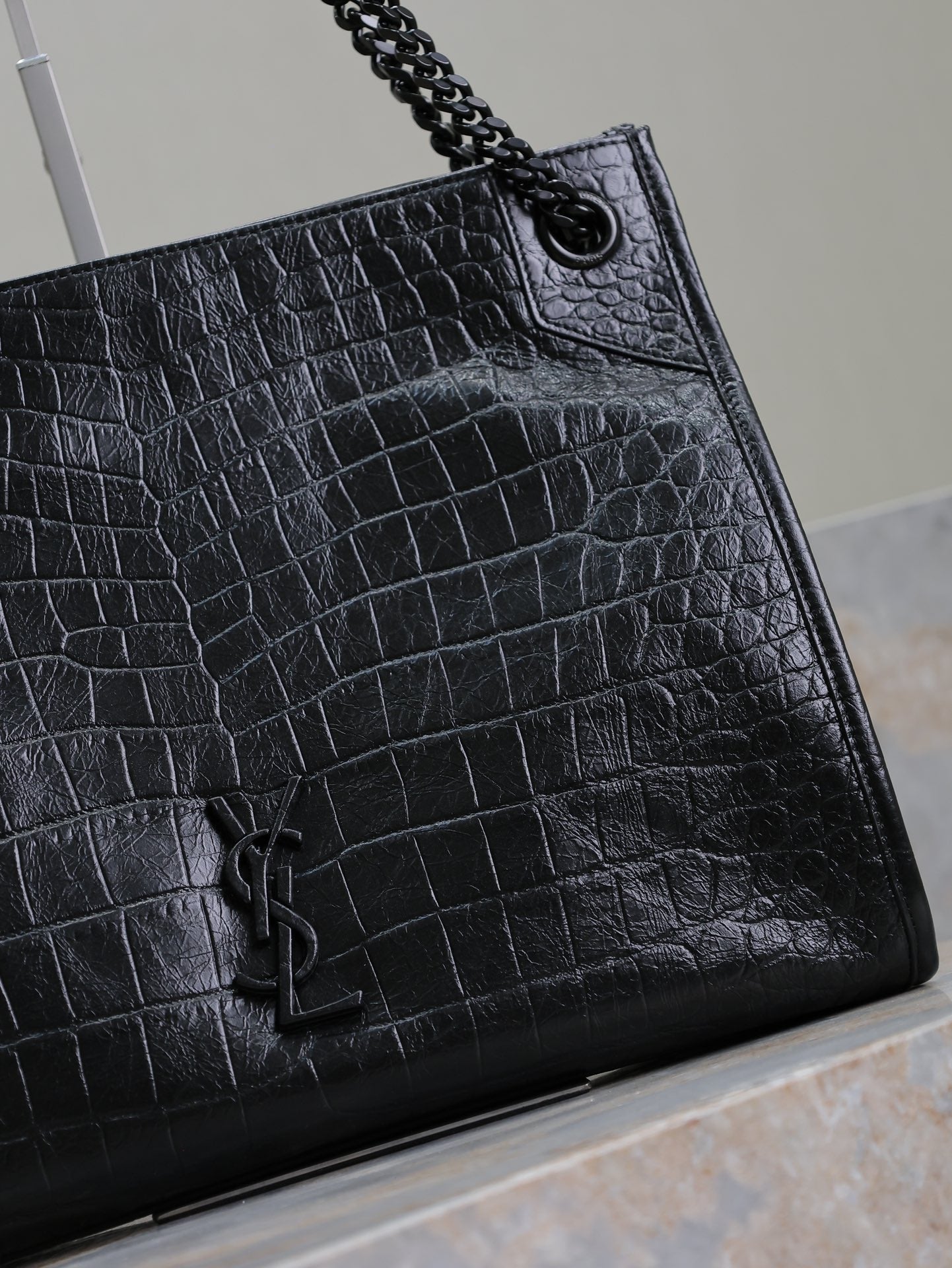 SAINT LAURENT NIKI SHOPPING BAG 33 IN BLACK CROCODILE-EMBOSSED CALFSKIN