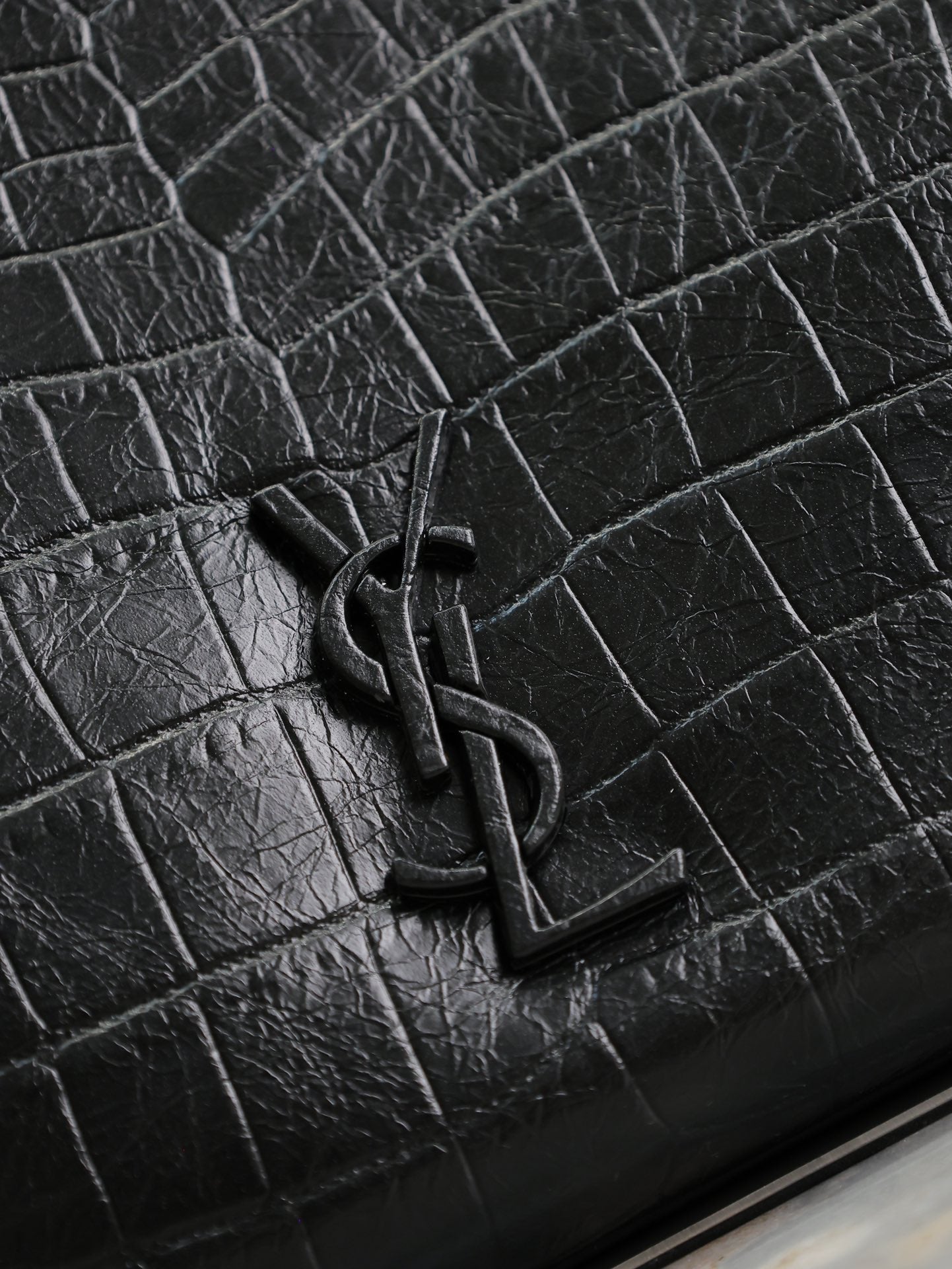 SAINT LAURENT NIKI SHOPPING BAG 33 IN BLACK CROCODILE-EMBOSSED CALFSKIN