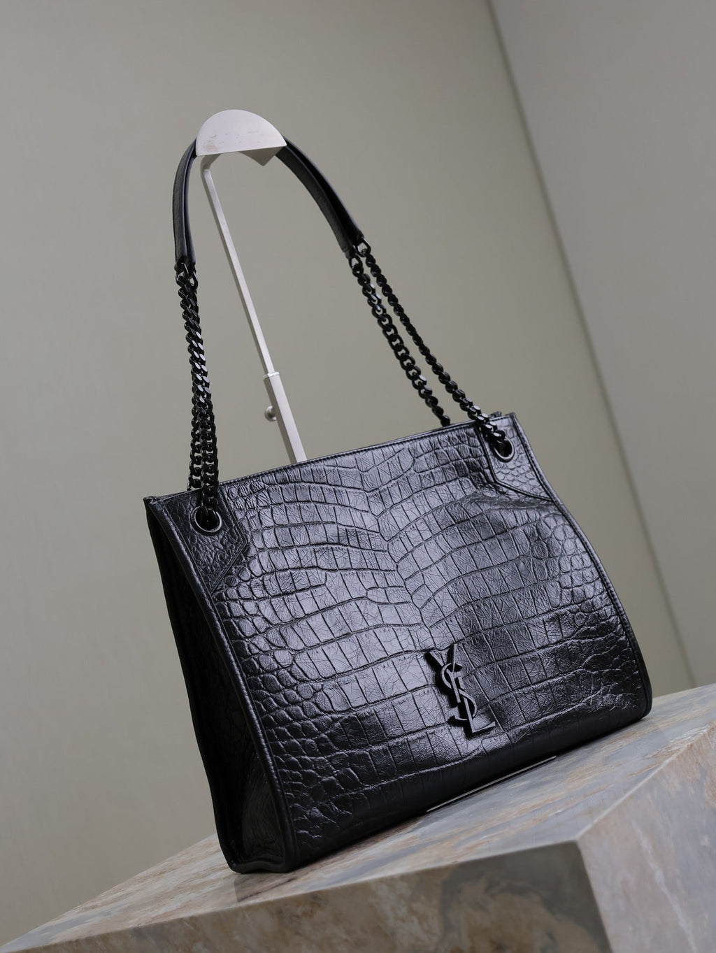 SAINT LAURENT NIKI SHOPPING BAG 33 IN BLACK CROCODILE-EMBOSSED CALFSKIN