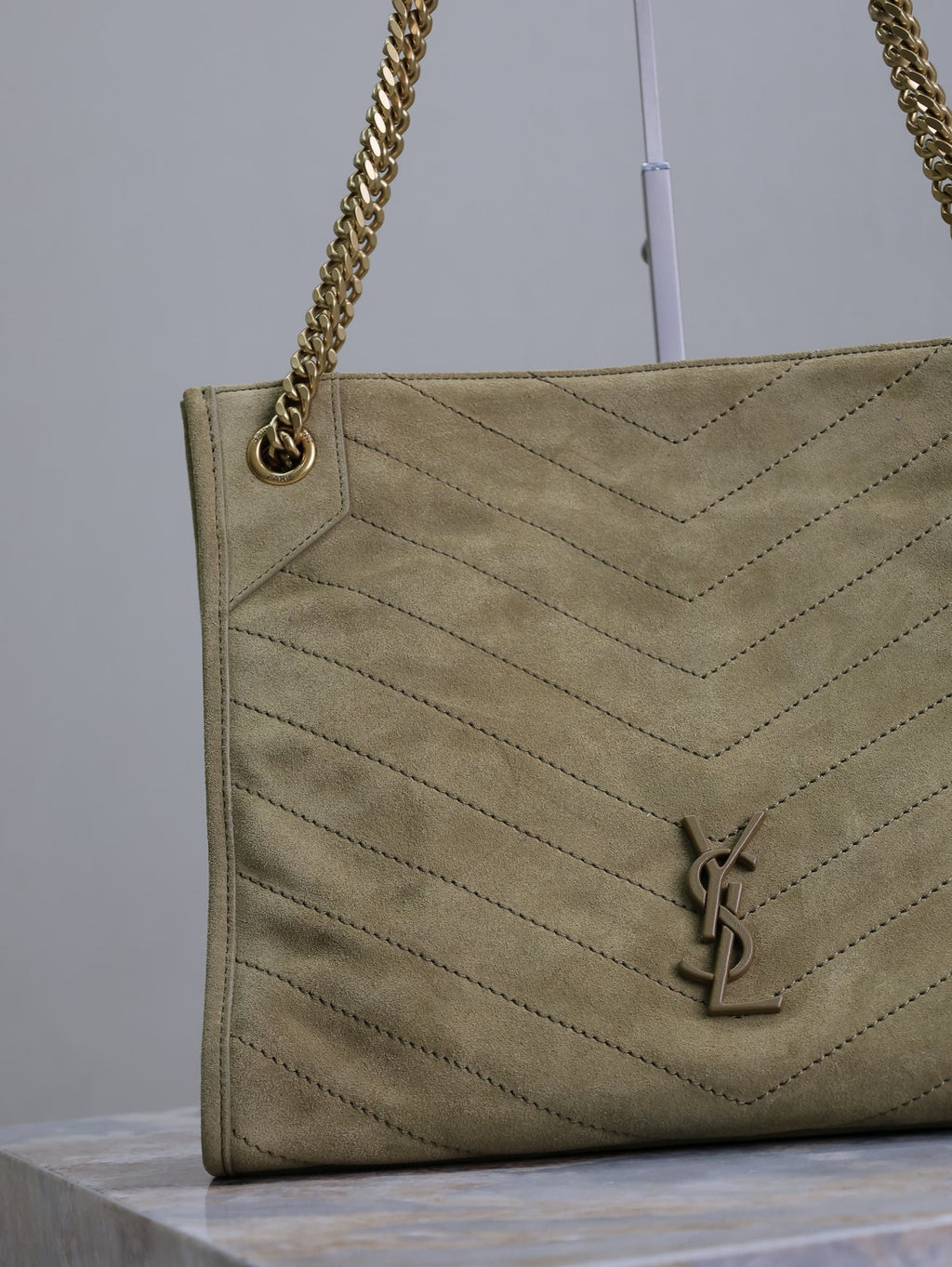 SAINT LAURENT NIKI SHOPPING BAG 33 IN ECRU BEIGE SUEDE GOLD HARDWARE