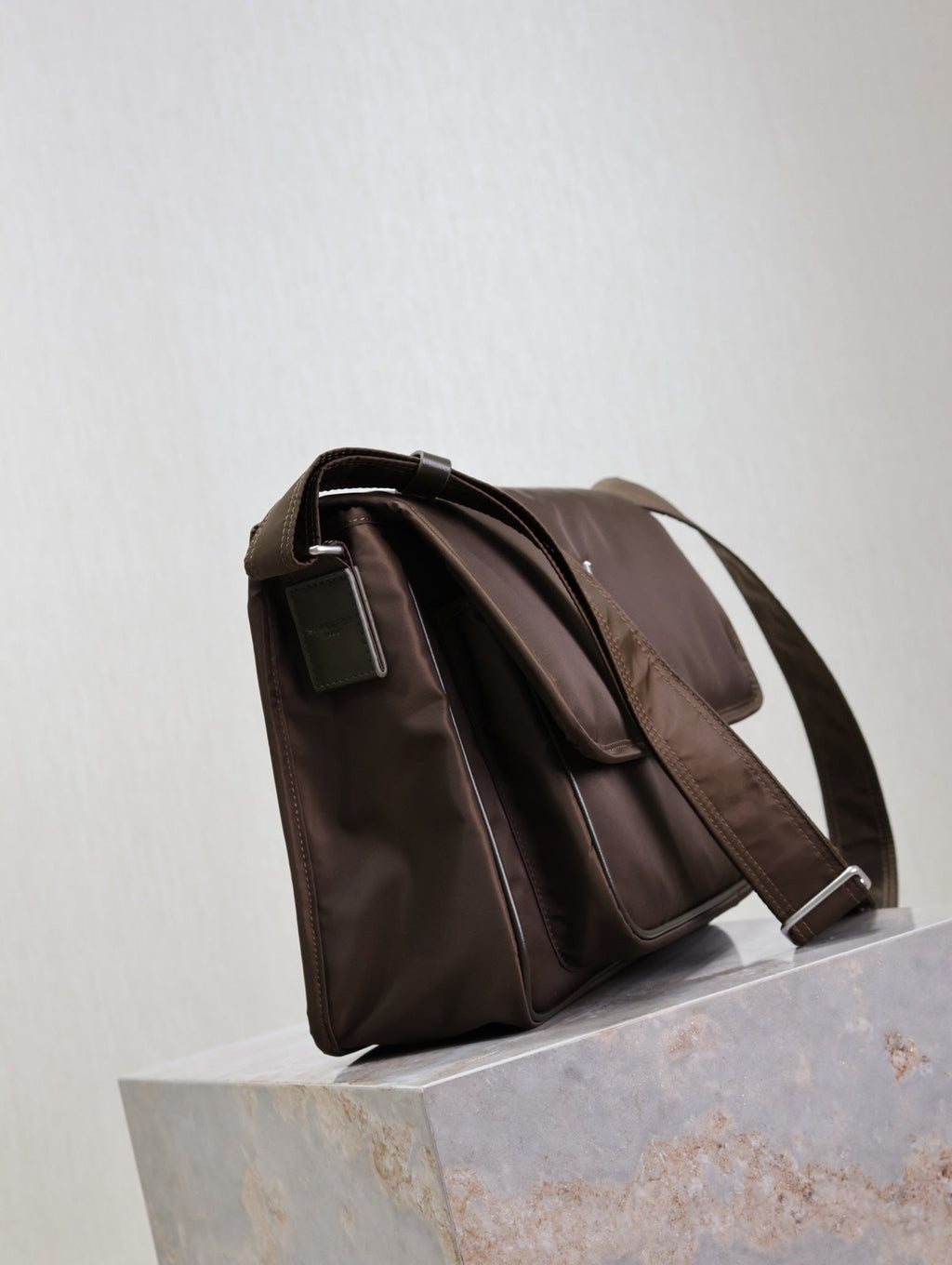 SAINT LAURENT NIKI LARGE 32 IN CHOCOLATE NYLON SILVER LOGO