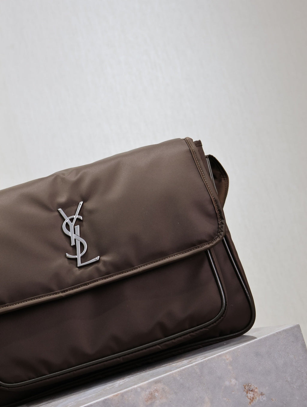 SAINT LAURENT NIKI LARGE 32 IN CHOCOLATE NYLON SILVER LOGO