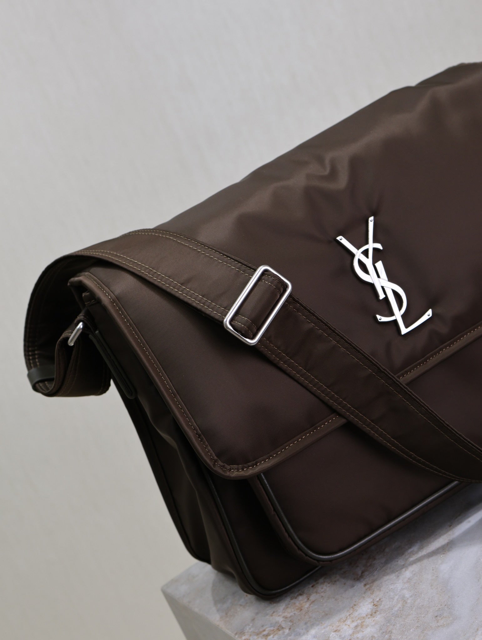 SAINT LAURENT NIKI LARGE 32 IN CHOCOLATE NYLON SILVER LOGO