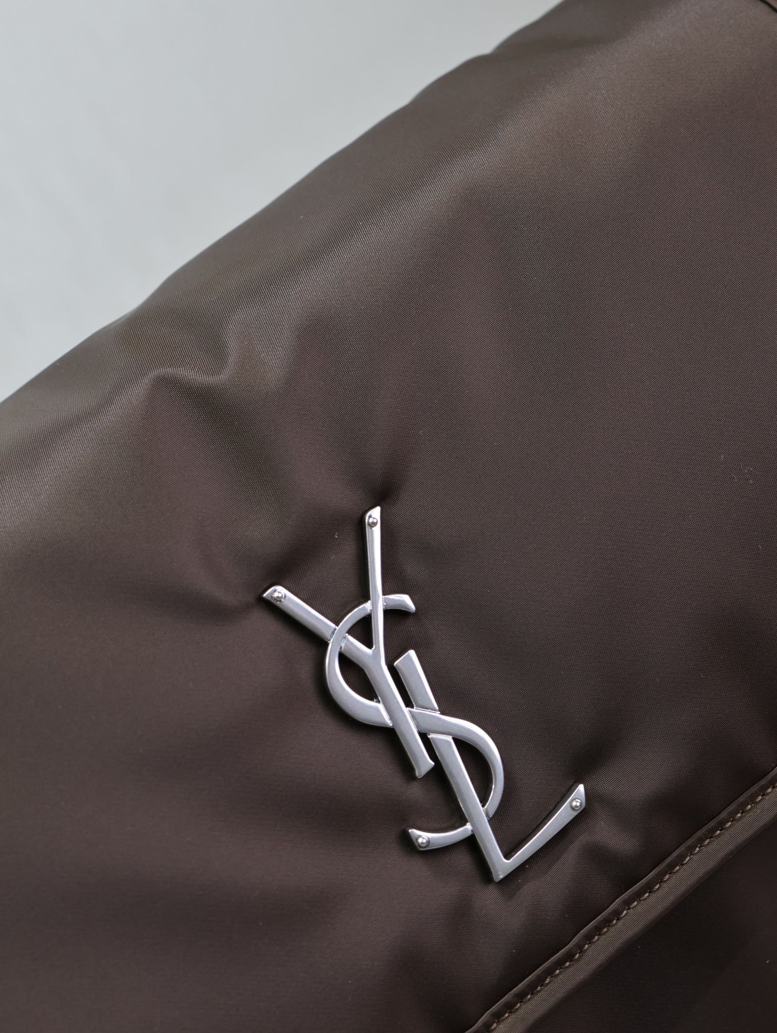 SAINT LAURENT NIKI LARGE 32 IN CHOCOLATE NYLON SILVER LOGO