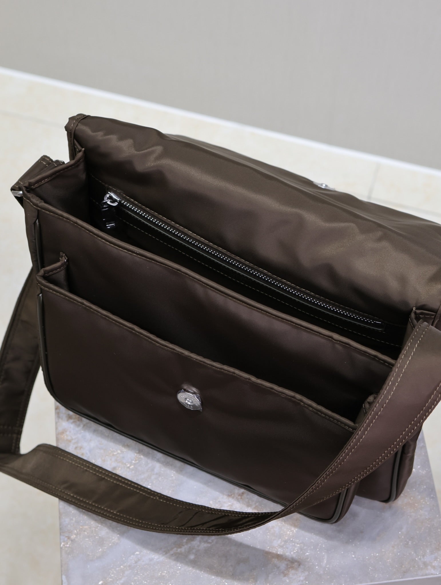 SAINT LAURENT NIKI LARGE 32 IN CHOCOLATE NYLON SILVER LOGO