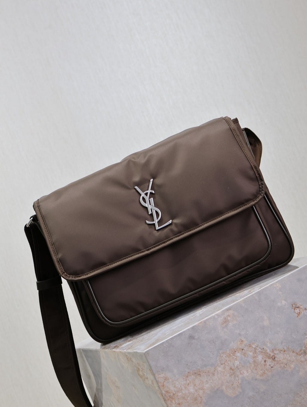 SAINT LAURENT NIKI LARGE 32 IN CHOCOLATE NYLON SILVER LOGO