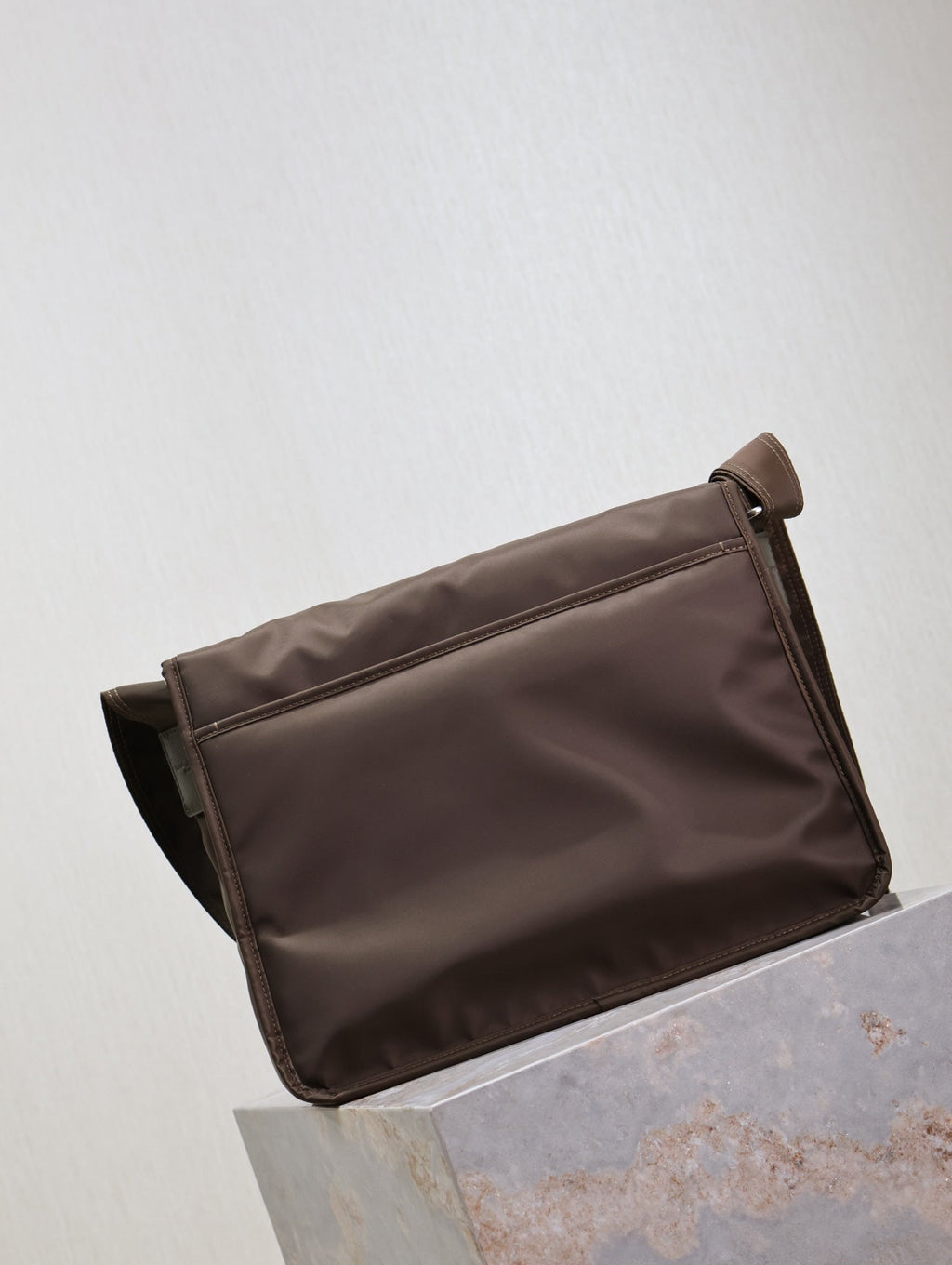 SAINT LAURENT NIKI LARGE 32 IN CHOCOLATE NYLON SILVER LOGO