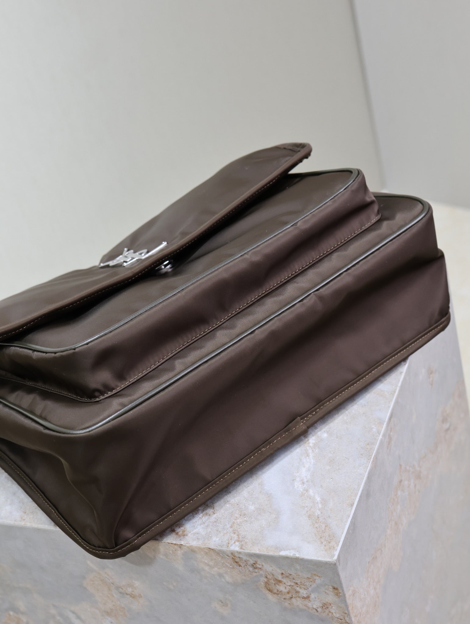 SAINT LAURENT NIKI LARGE 32 IN CHOCOLATE NYLON SILVER LOGO