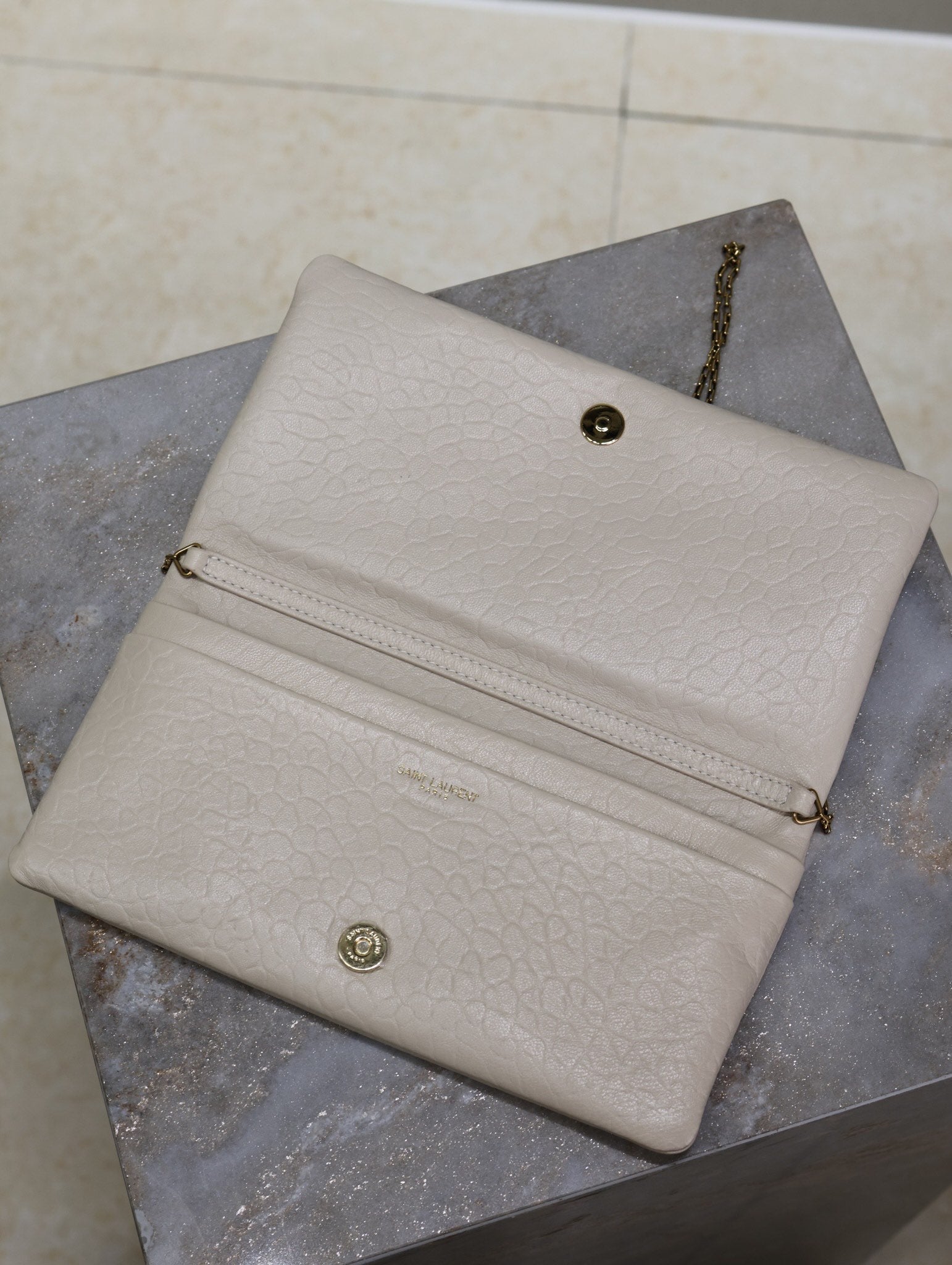 SAINT LAURENT CALYPSO POUCH 24 IN WHITE ELEPHANT TEXTURED LAMBSKIN GOLD LOGO