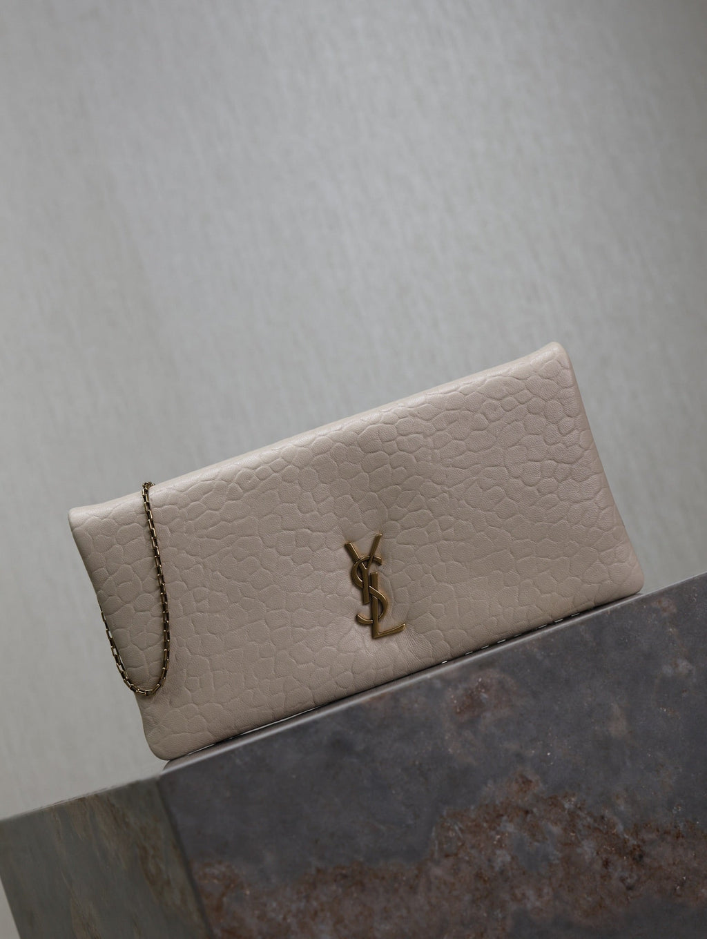 SAINT LAURENT CALYPSO POUCH 24 IN WHITE ELEPHANT TEXTURED LAMBSKIN GOLD LOGO