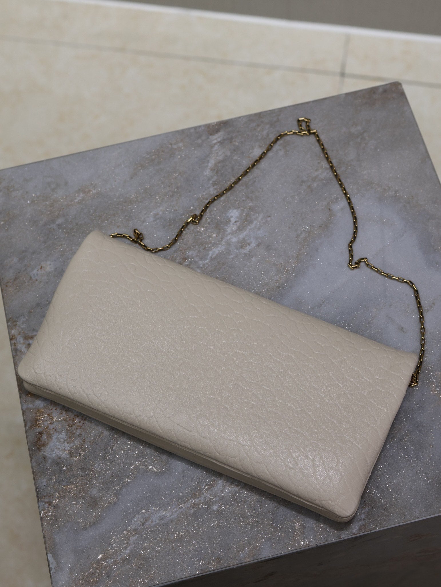 SAINT LAURENT CALYPSO POUCH 24 IN WHITE ELEPHANT TEXTURED LAMBSKIN GOLD LOGO