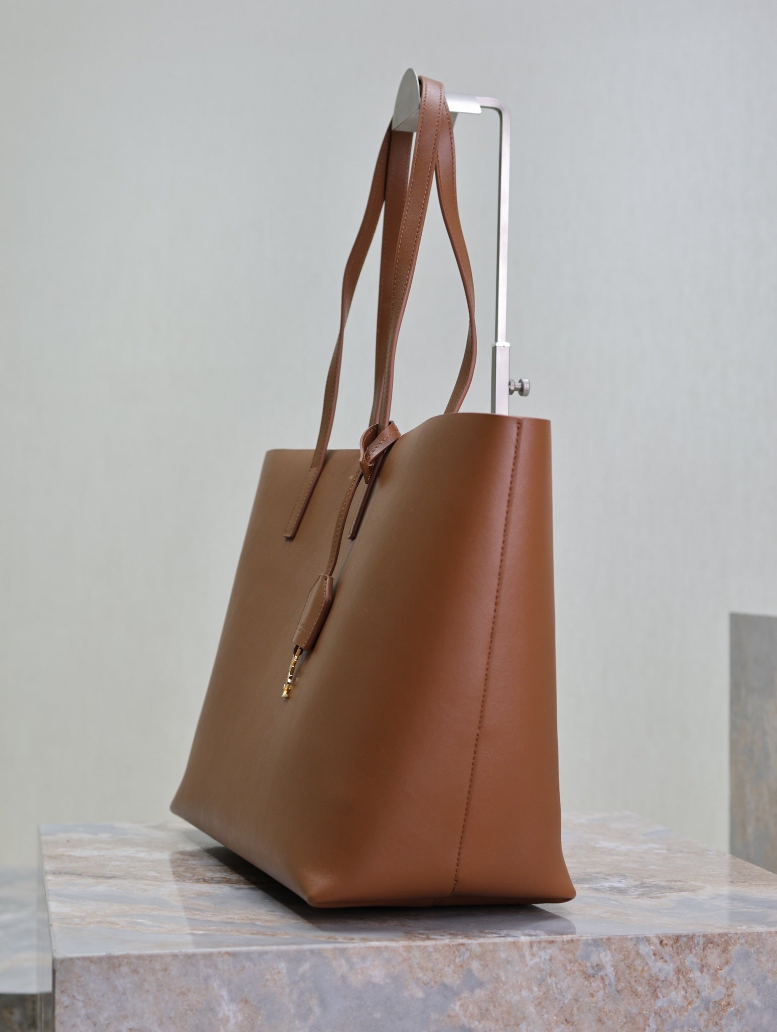 SAINT LAURENT SHOPPING TOTE BAG 38 IN RED BROWN CALFSKIN