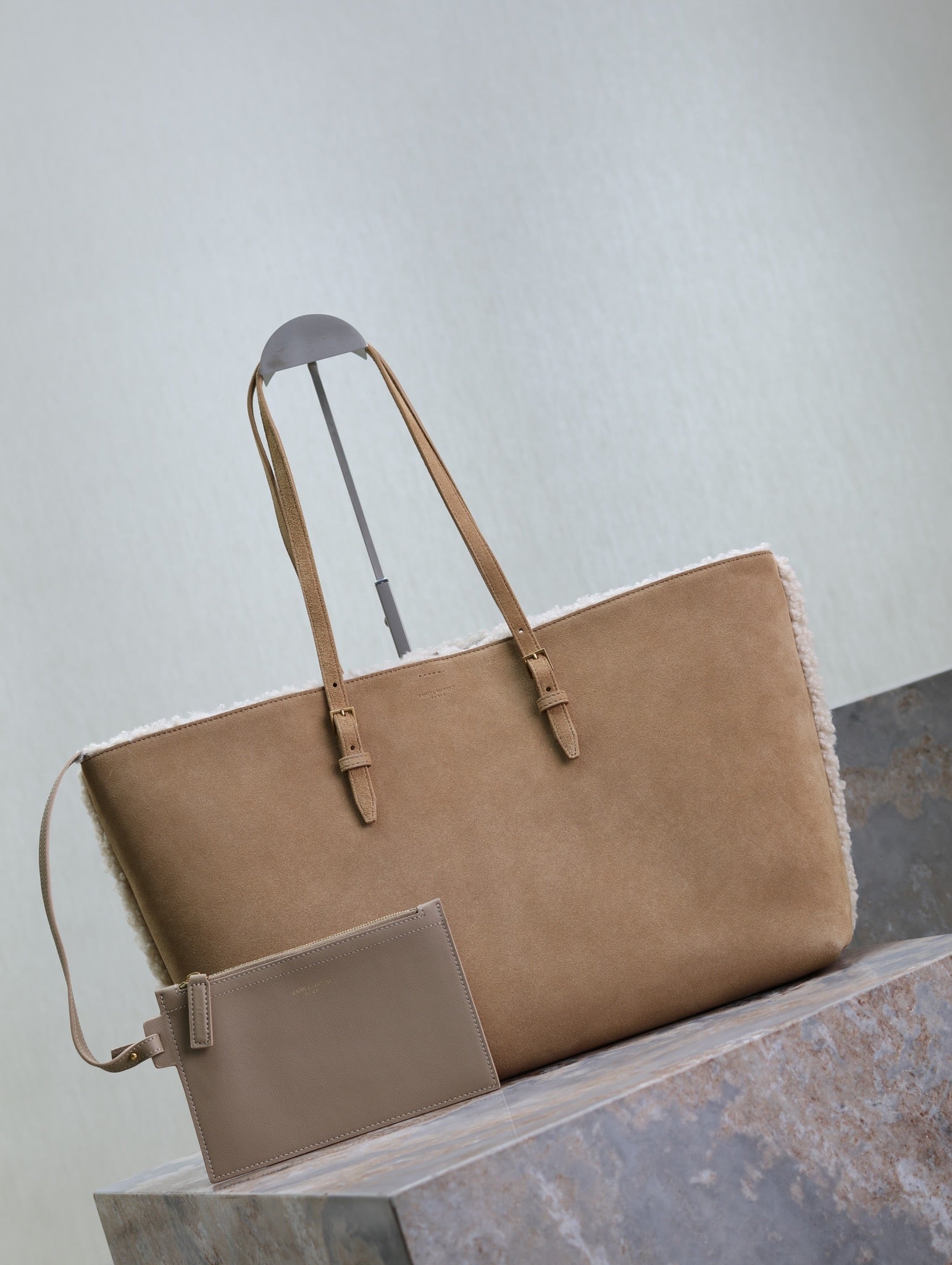 SAINT LAURENT SHOPPING TOTE BAG 38 IN TAN BROWN SUEDE AND WHITE SHEARLING TRIM