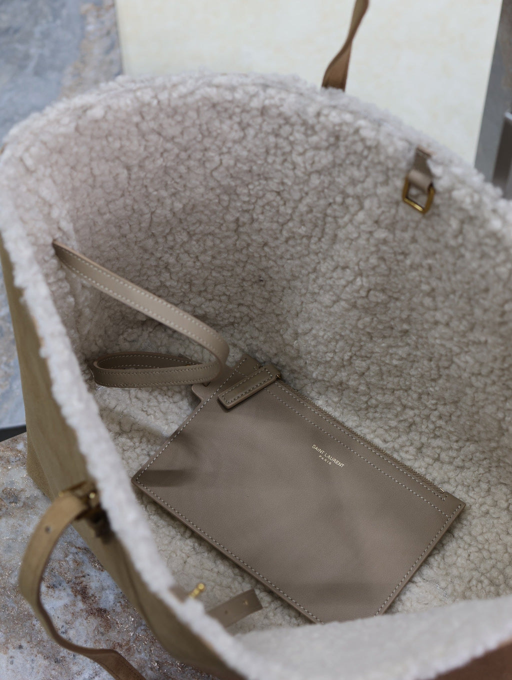 SAINT LAURENT SHOPPING TOTE BAG 38 IN TAN BROWN SUEDE AND WHITE SHEARLING TRIM