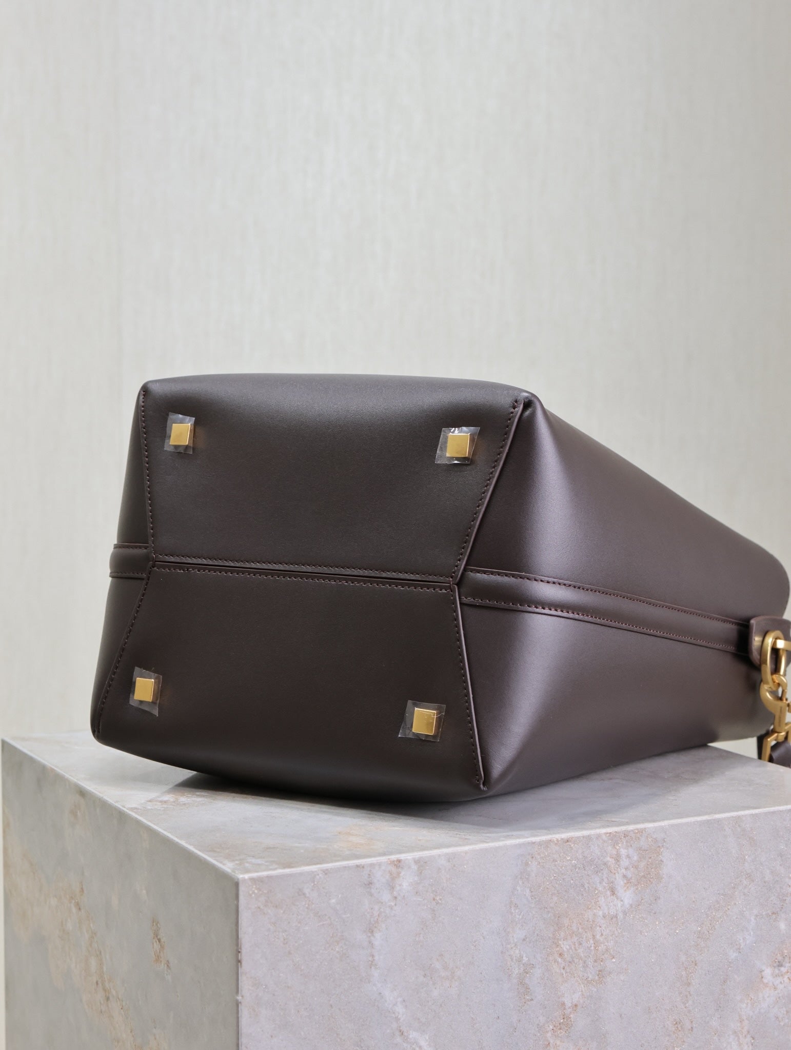 SAINT LAURENT LE 37 MEDIUM BUCKET BAG 26 IN BRUNETTE BROWN CALFSKIN GOLD HARDWARE