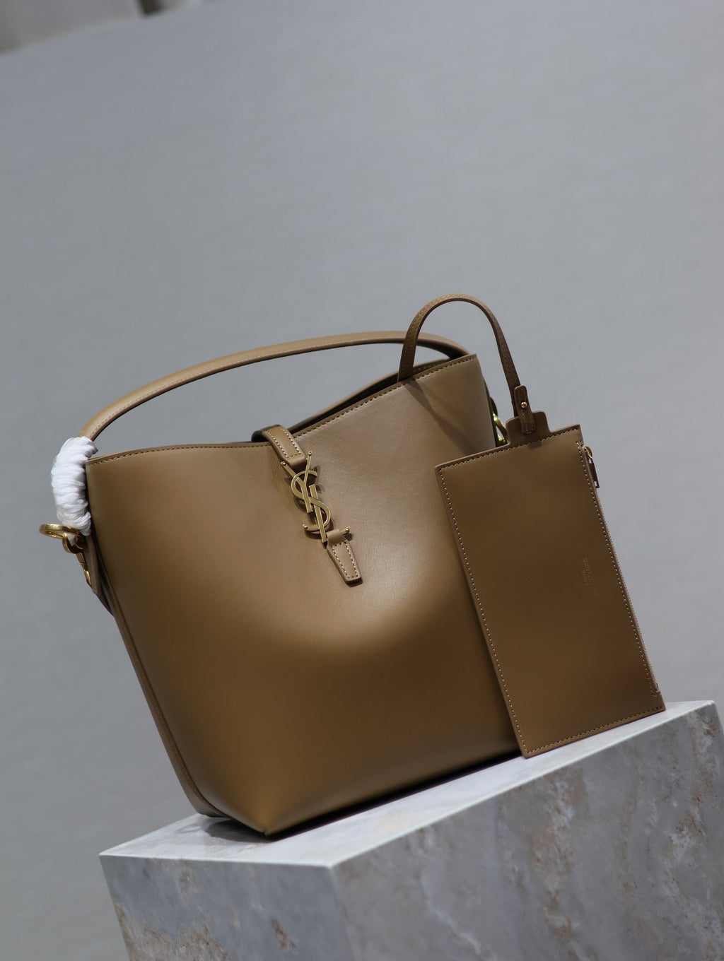 SAINT LAURENT YSL 25S LE 5 À 7 BAG 26 IN BROWN CALFSKIN GOLD HARDWRE