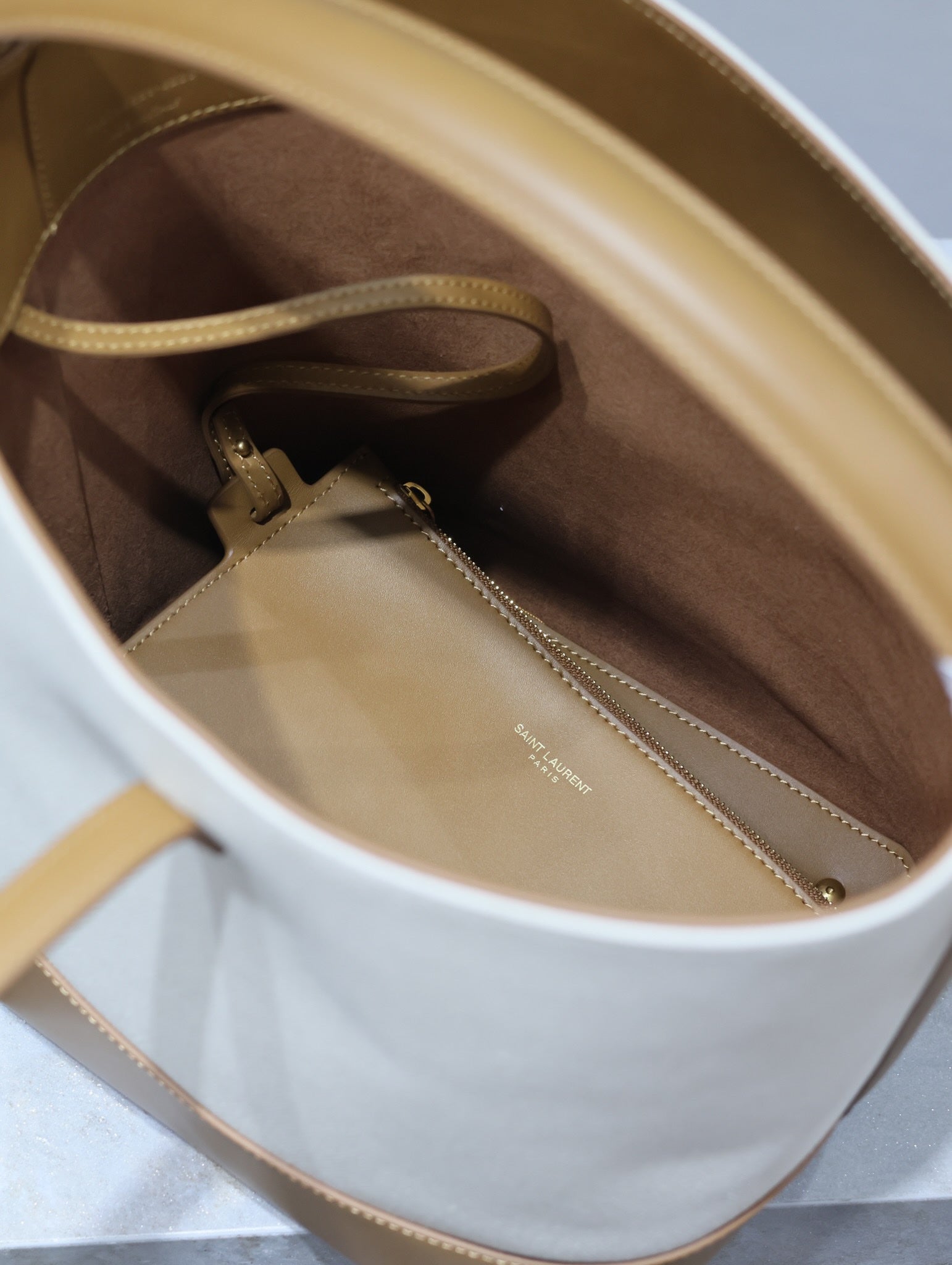 SAINT LAURENT YSL 25S LE 5 À 7 BUCKET 26 IN CREAM BROWN CALFSKIN AND CANVAS GOLD HARDWRE