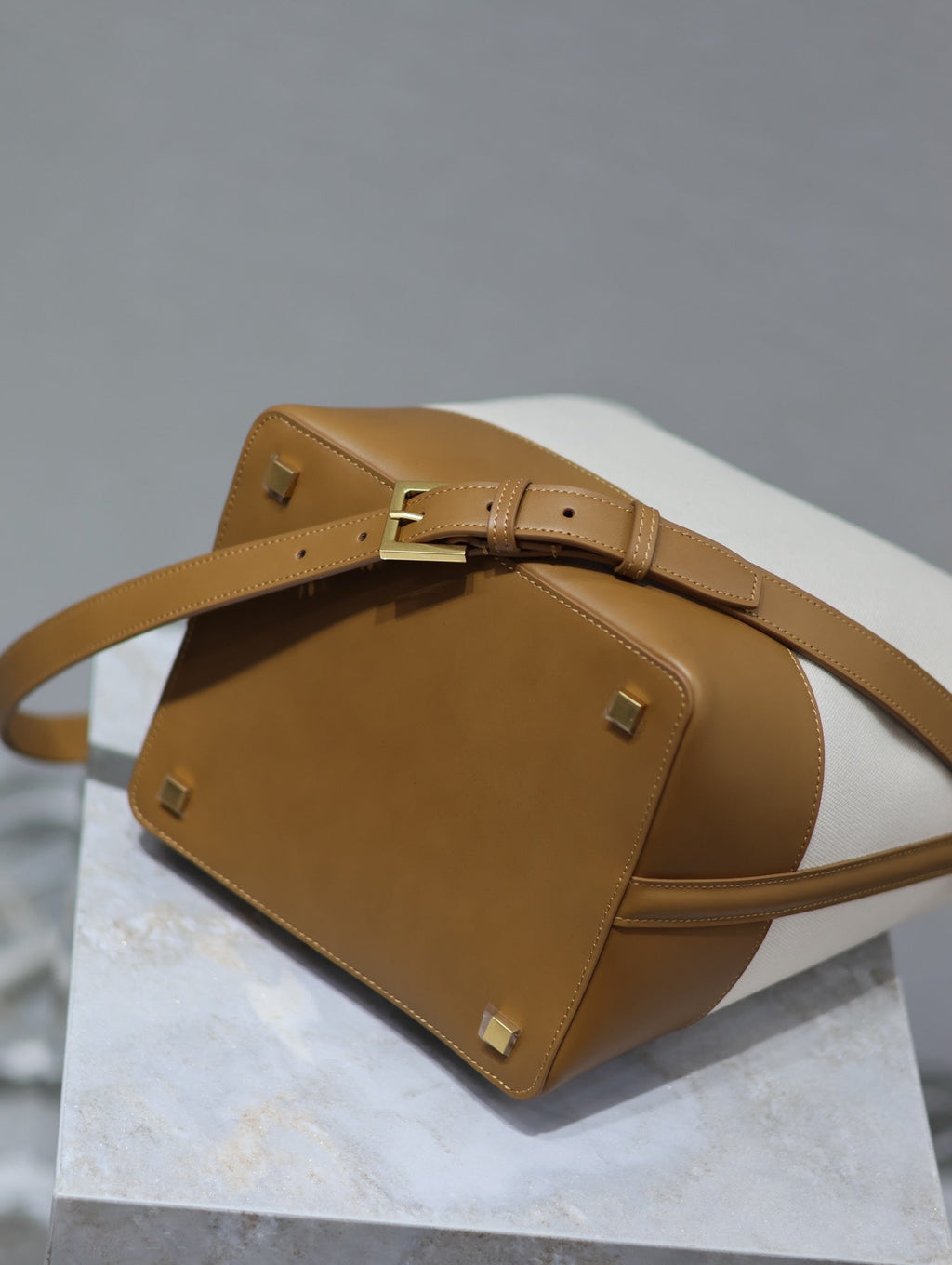 SAINT LAURENT YSL 25S LE 5 À 7 BUCKET 26 IN CREAM BROWN CALFSKIN AND CANVAS GOLD HARDWRE