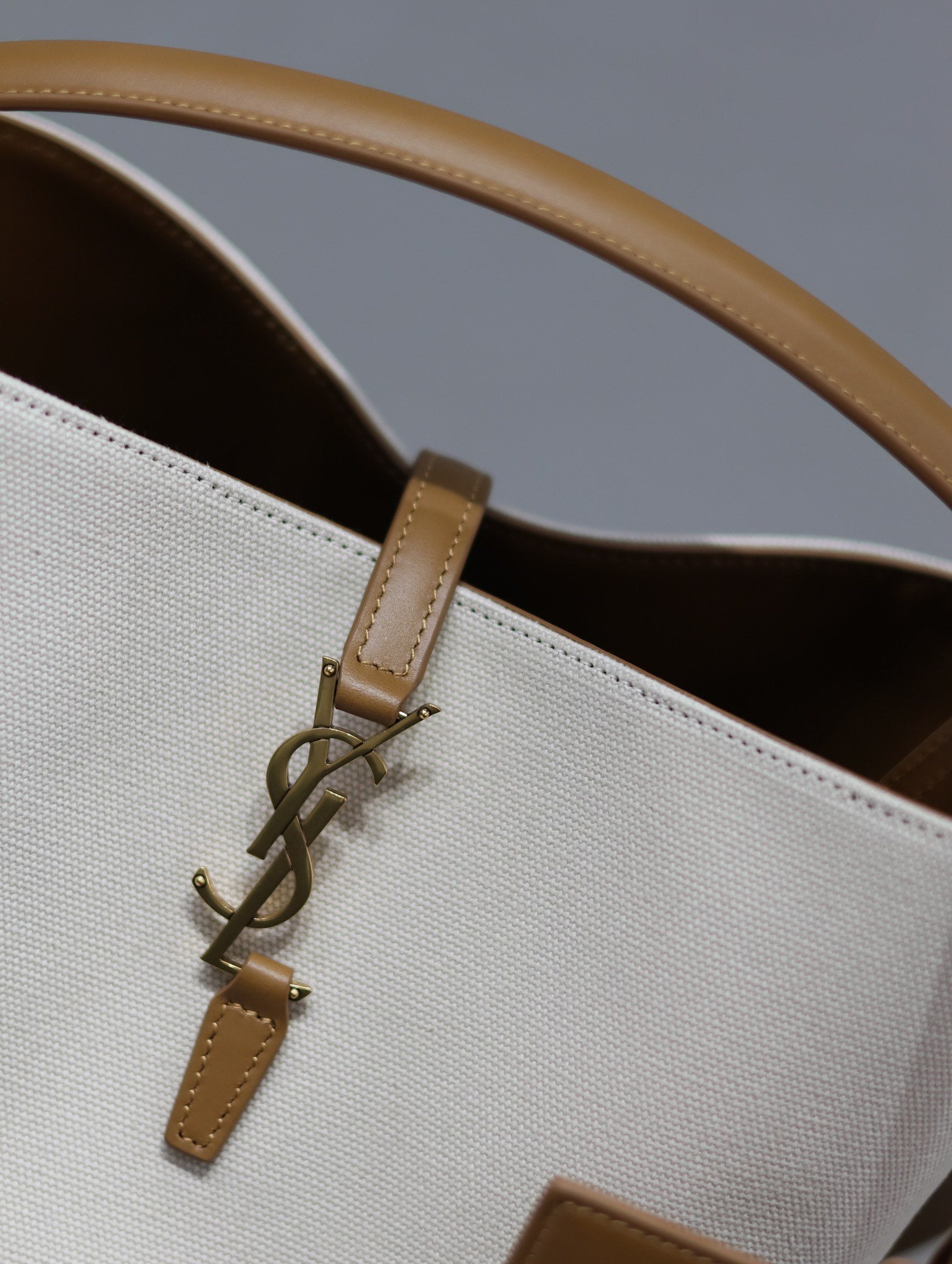 SAINT LAURENT YSL 25S LE 5 À 7 BUCKET 26 IN CREAM BROWN CALFSKIN AND CANVAS GOLD HARDWRE
