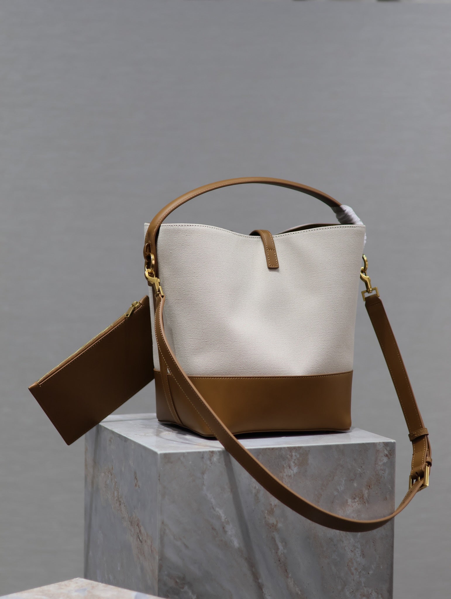 SAINT LAURENT YSL 25S LE 5 À 7 BUCKET 26 IN CREAM BROWN CALFSKIN AND CANVAS GOLD HARDWRE