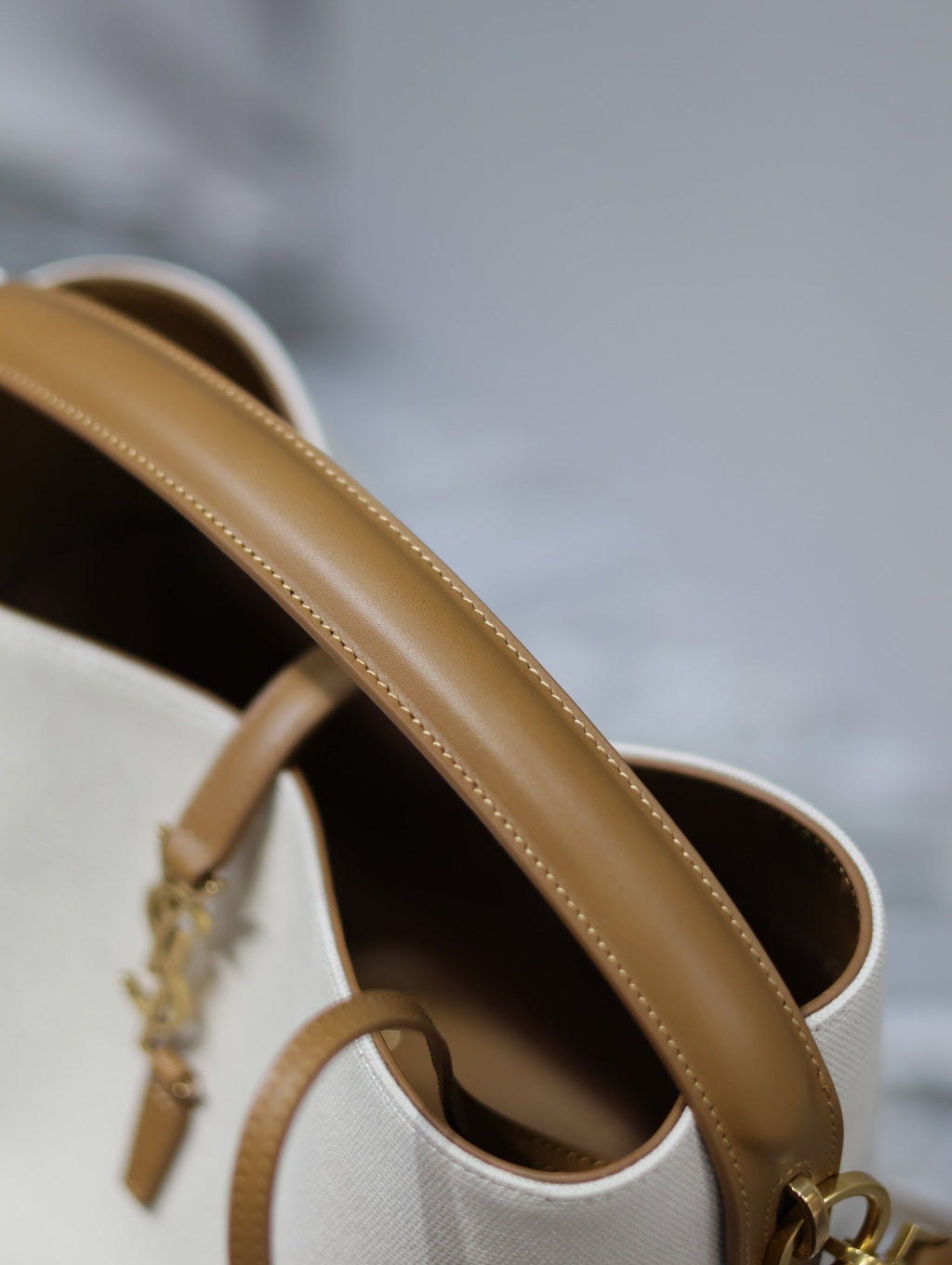 SAINT LAURENT YSL 25S LE 5 À 7 BUCKET 26 IN CREAM BROWN CALFSKIN AND CANVAS GOLD HARDWRE