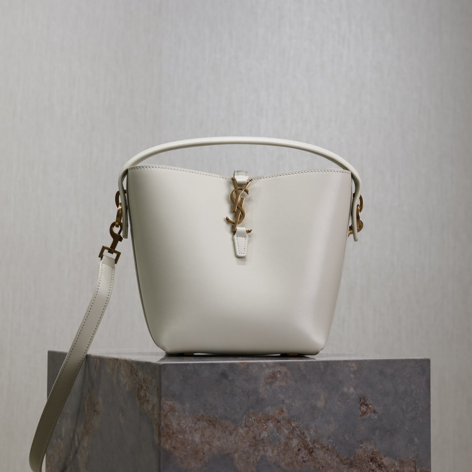 SAINT LAURENT YSL 25S LE 37 BAG 20 IN DUSTY GRAY CALFSKIN GOLD HARDWRE