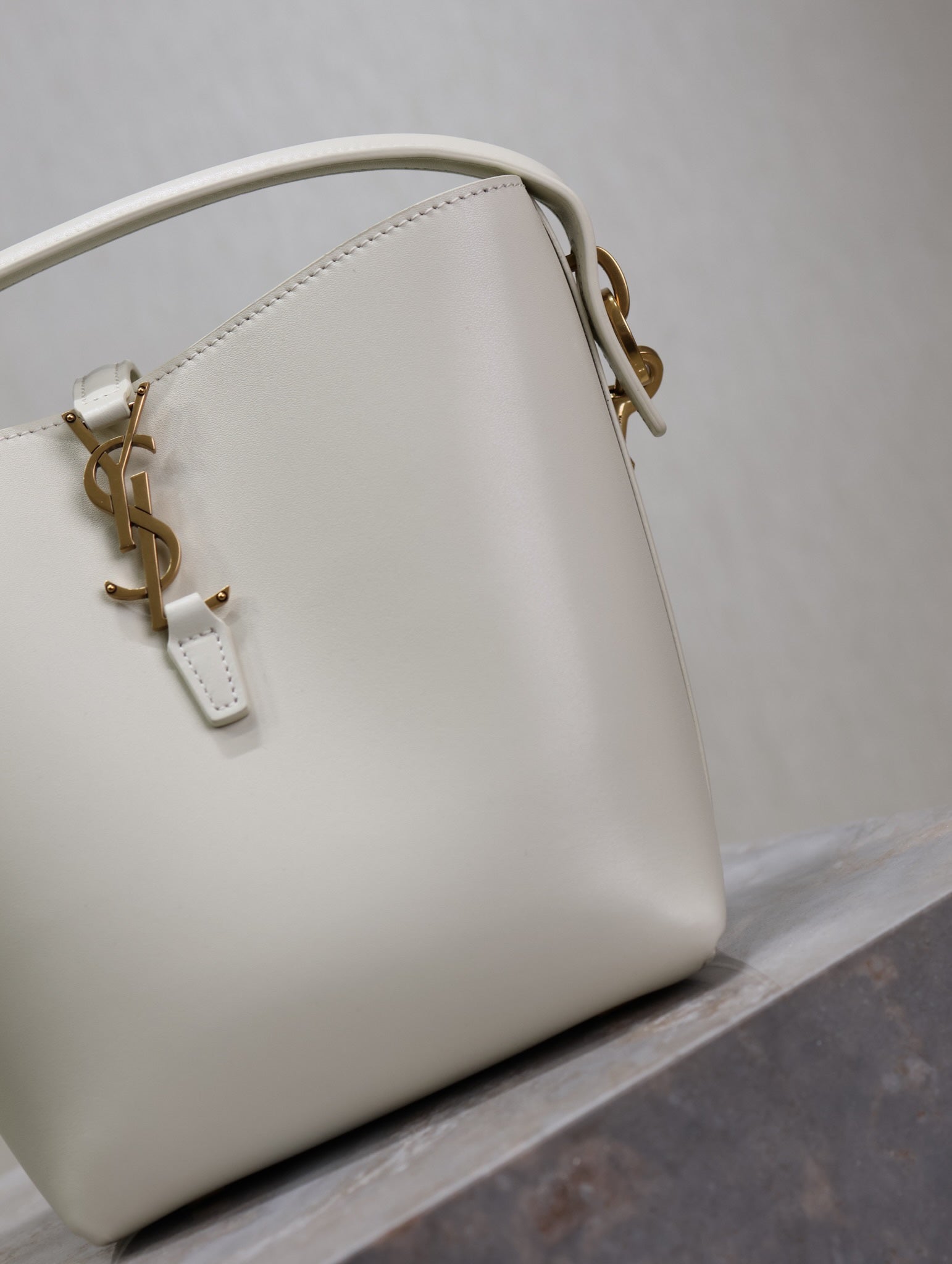 SAINT LAURENT YSL 25S LE 37 BAG 20 IN DUSTY GRAY CALFSKIN GOLD HARDWARE