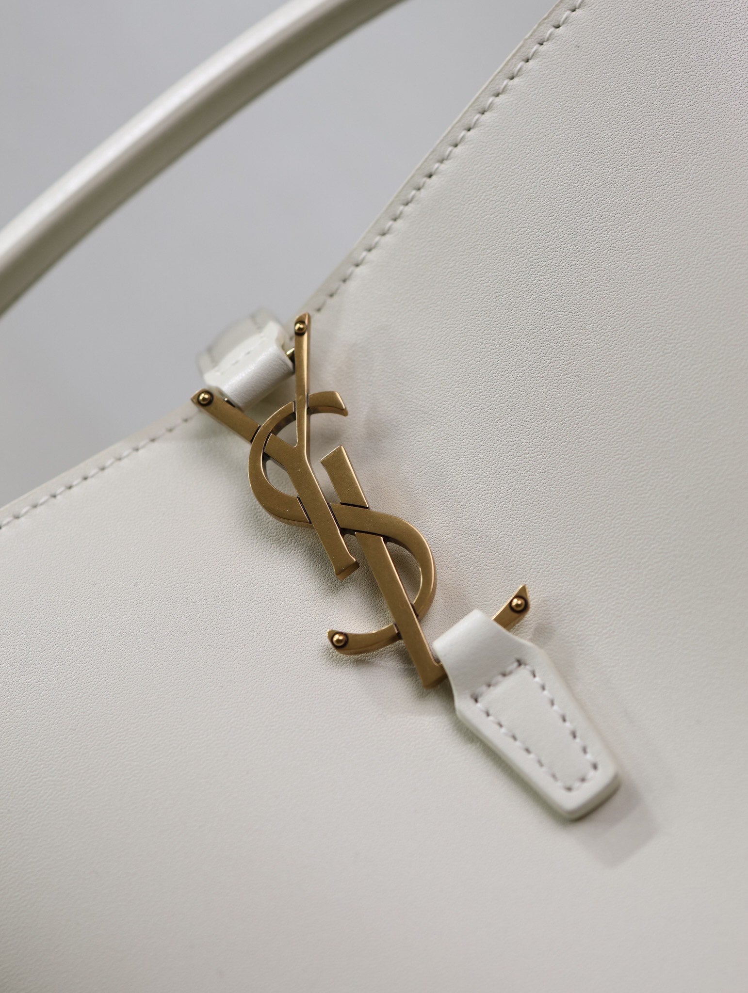 SAINT LAURENT YSL 25S LE 37 BAG 20 IN DUSTY GRAY CALFSKIN GOLD HARDWRE