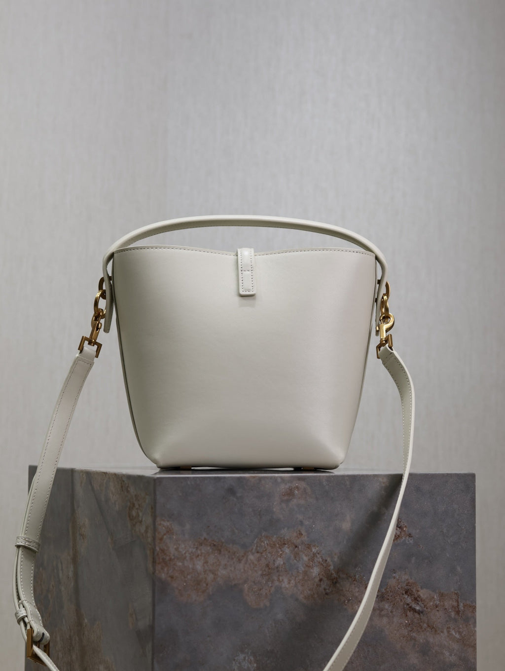 SAINT LAURENT YSL 25S LE 37 BAG 20 IN DUSTY GRAY CALFSKIN GOLD HARDWRE