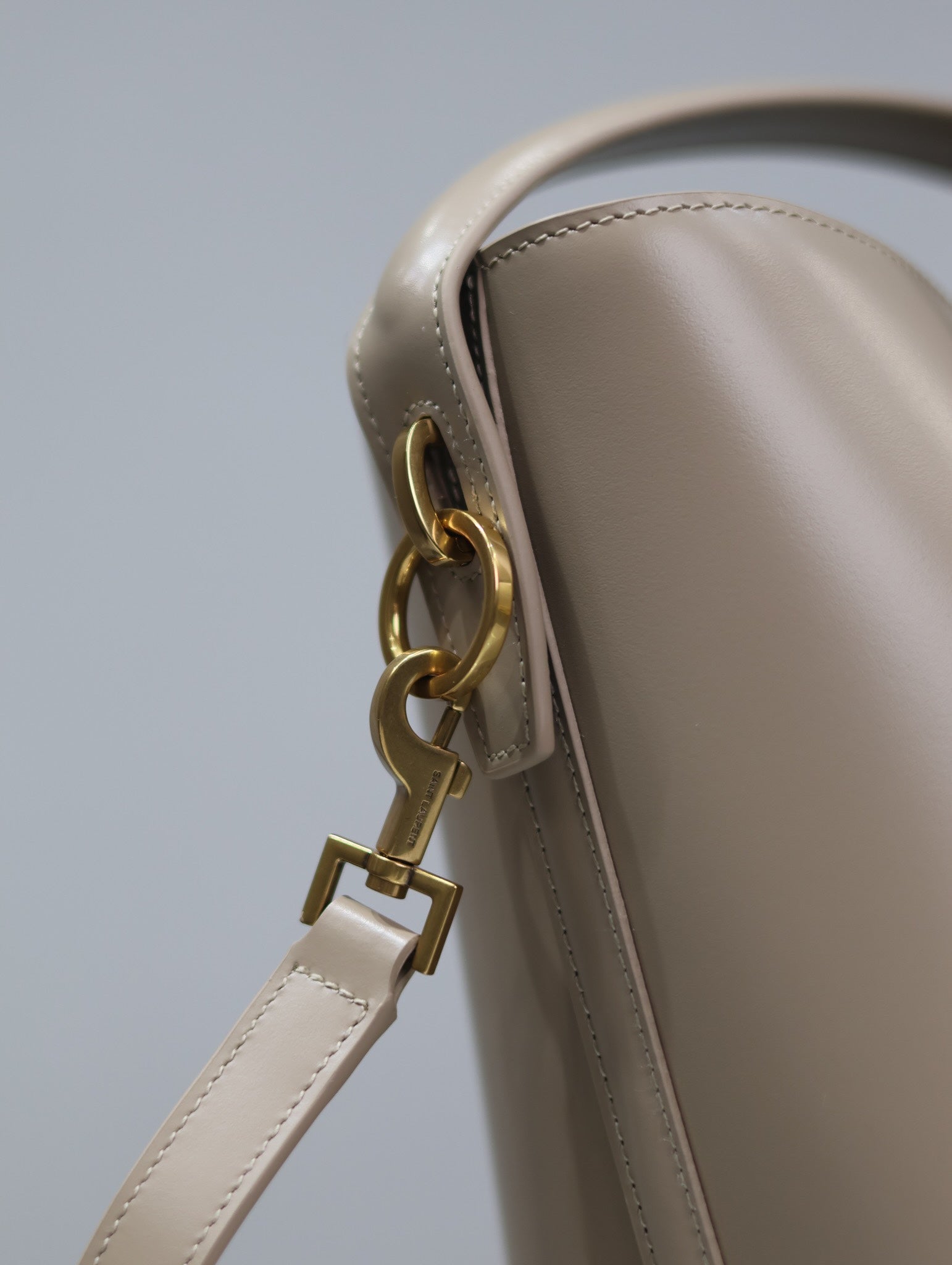 SAINT LAURENT YSL 25S LE 37 BUCKET 20 IN BEIGE CALFSKIN GOLD HARDWRE