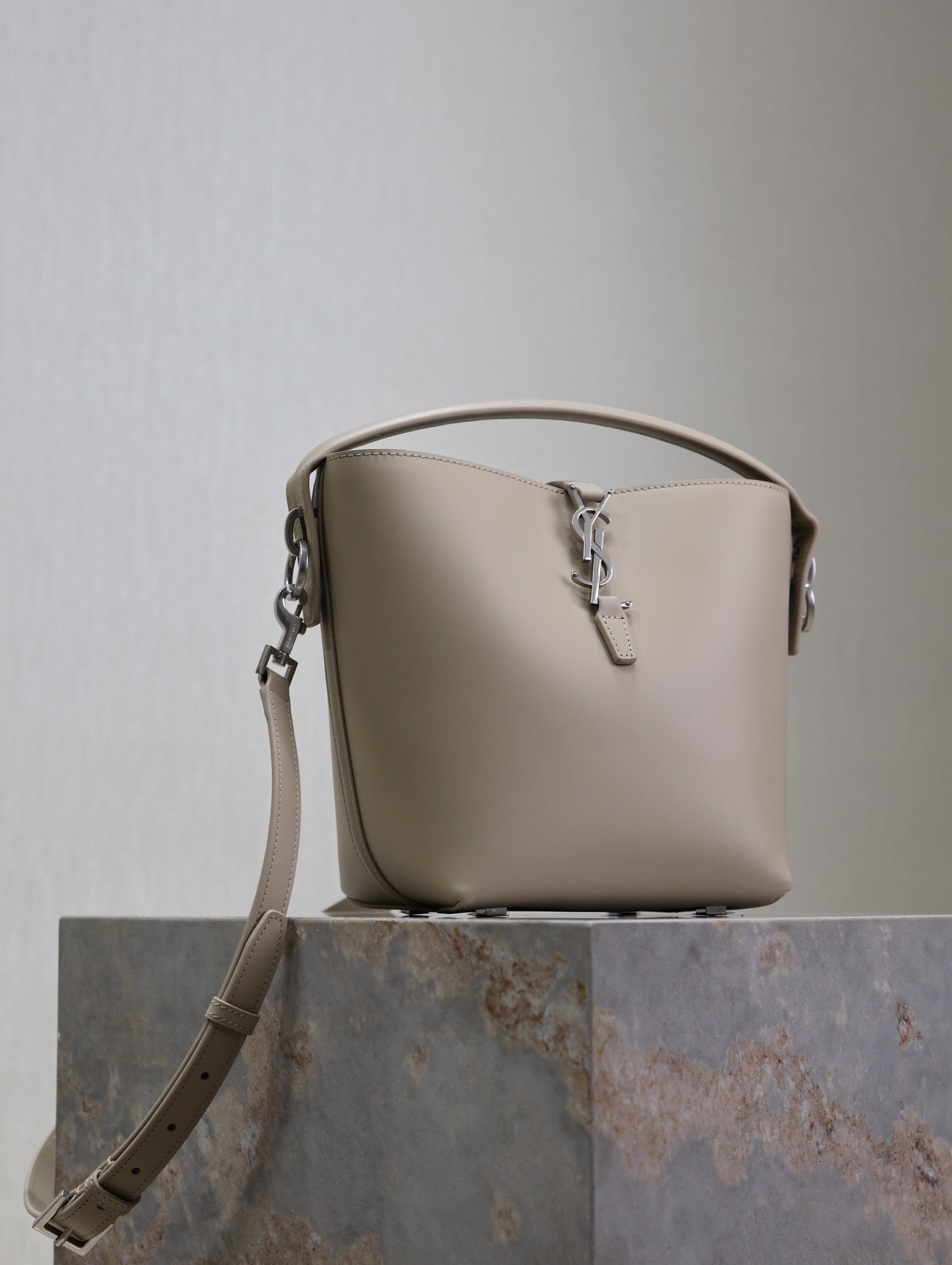SAINT LAURENT YSL 25S LE 37 BAG 20 IN DUSTY GRAY CALFSKIN SILVER HARDWARE
