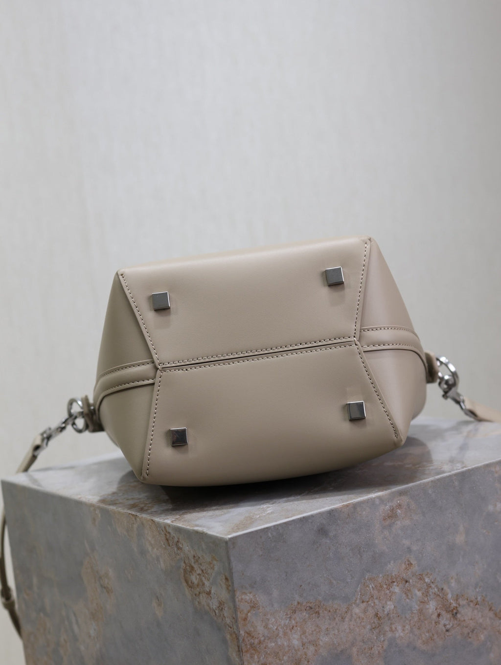 SAINT LAURENT YSL 25S LE 37 BAG 20 IN DUSTY GRAY CALFSKIN SILVER HARDWARE
