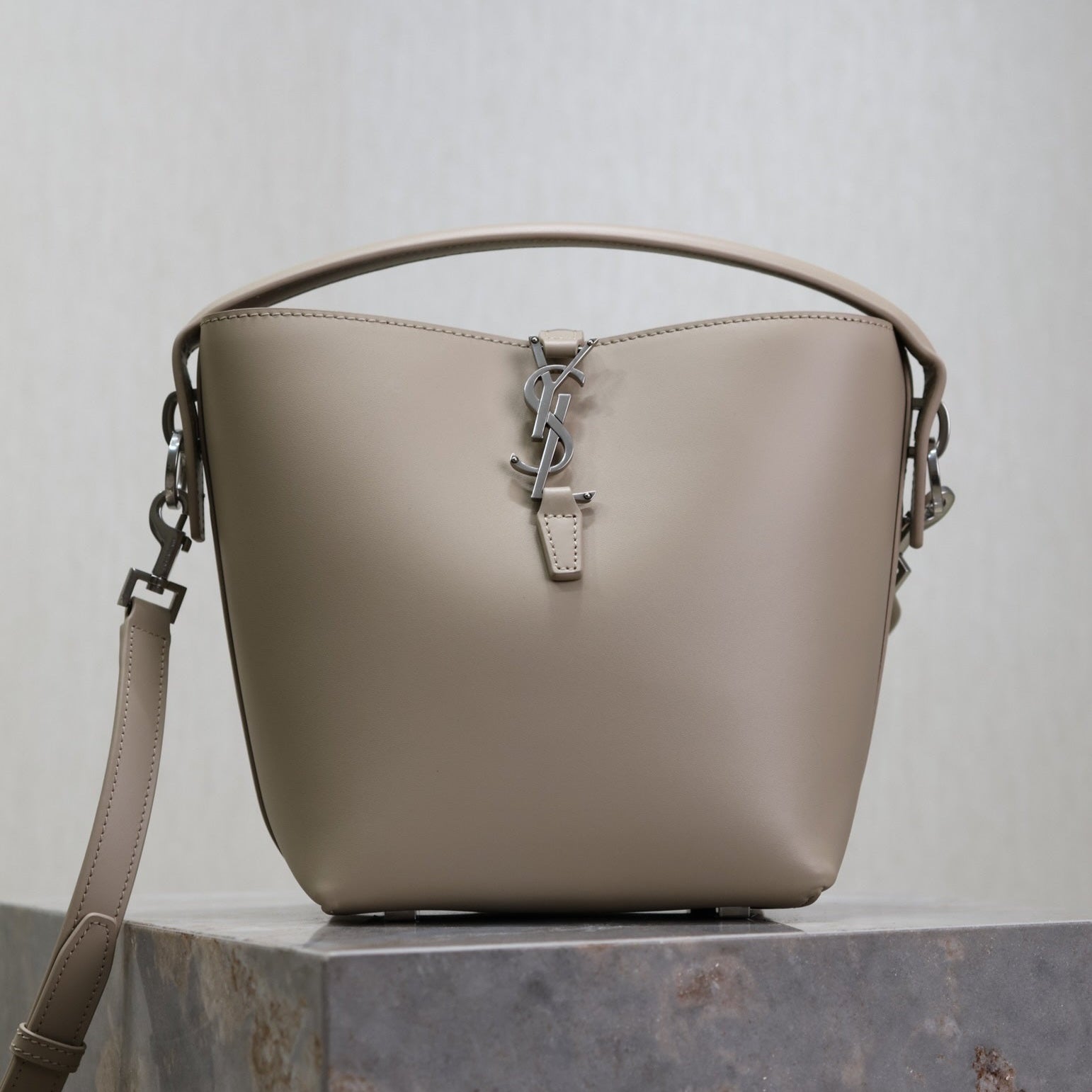 SAINT LAURENT YSL 25S LE 37 BAG 20 IN DUSTY GRAY CALFSKIN SILVER HARDWRE