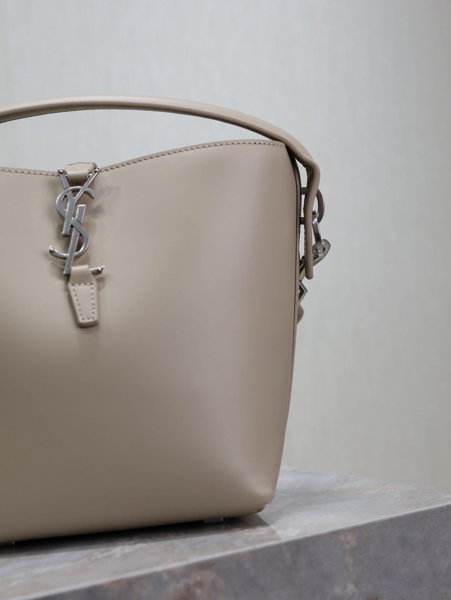 SAINT LAURENT YSL 25S LE 37 BAG 20 IN DUSTY GRAY CALFSKIN SILVER HARDWRE