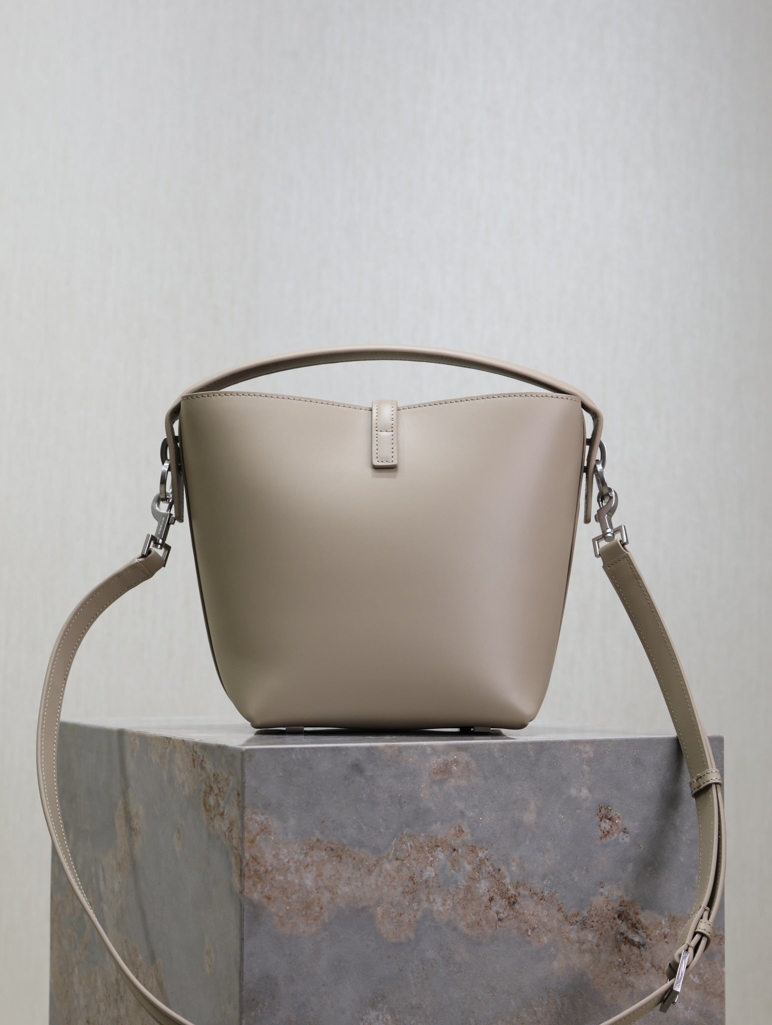SAINT LAURENT YSL 25S LE 37 BAG 20 IN DUSTY GRAY CALFSKIN SILVER HARDWARE