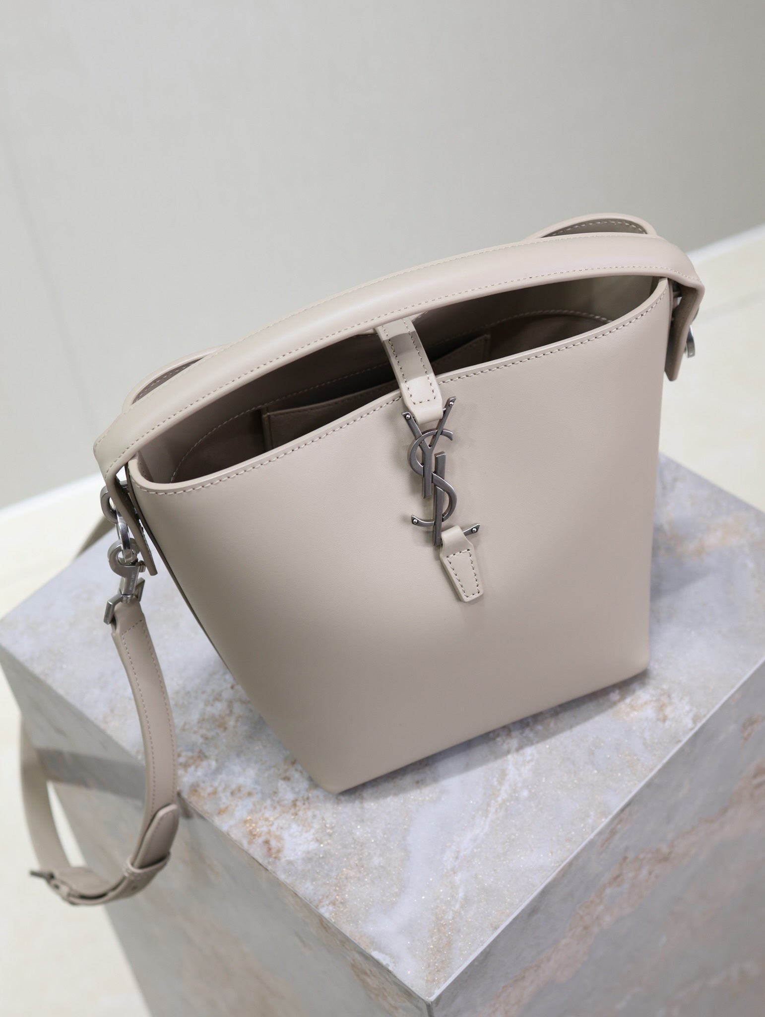 SAINT LAURENT YSL 25S LE 37 BAG 20 IN DUSTY GRAY CALFSKIN SILVER HARDWRE