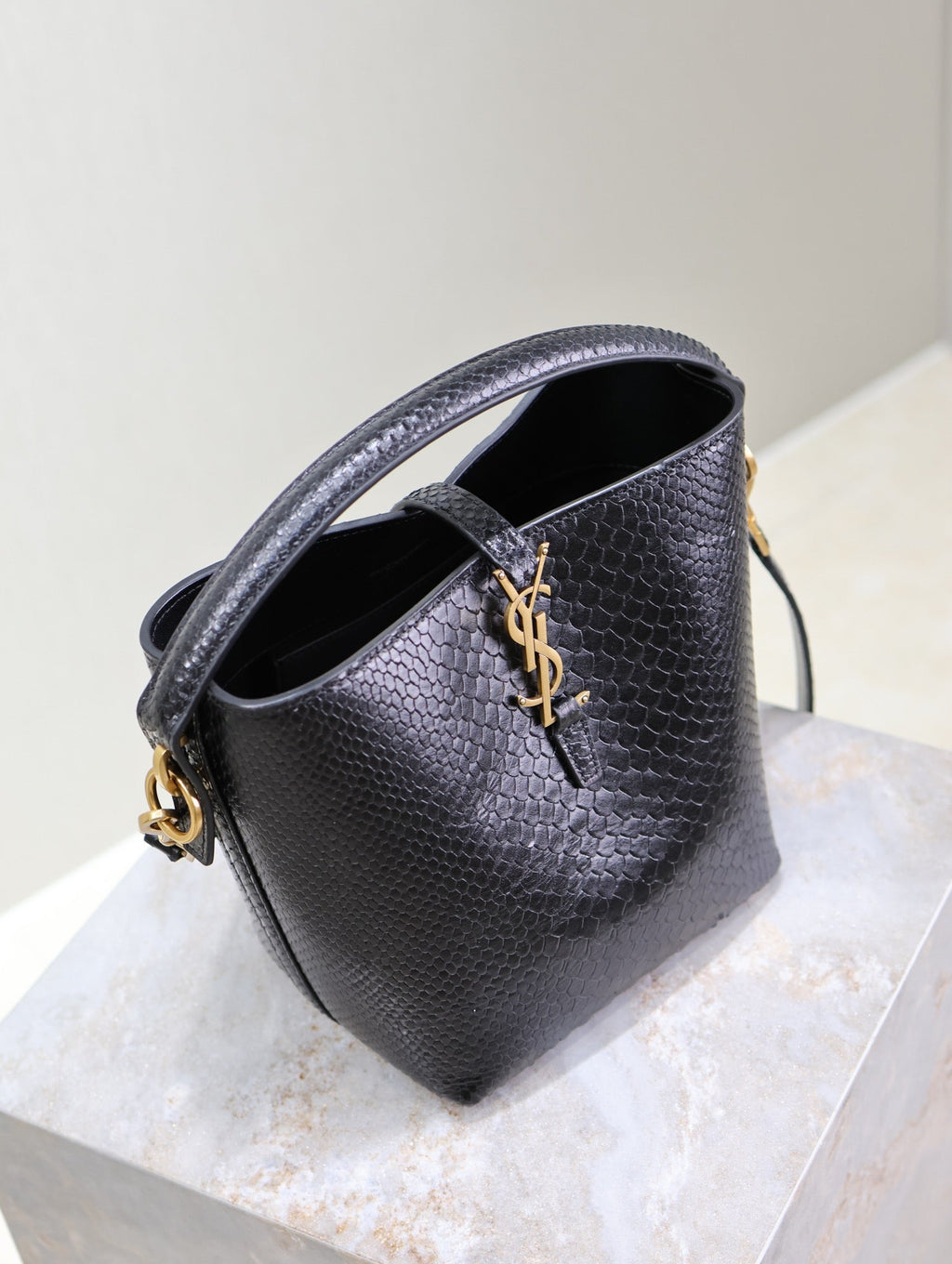 SAINT LAURENT YSL 25S LE 37 20 IN BLACK SNAKE EMBOSSED CALFSKIN GOLD HARDWRE